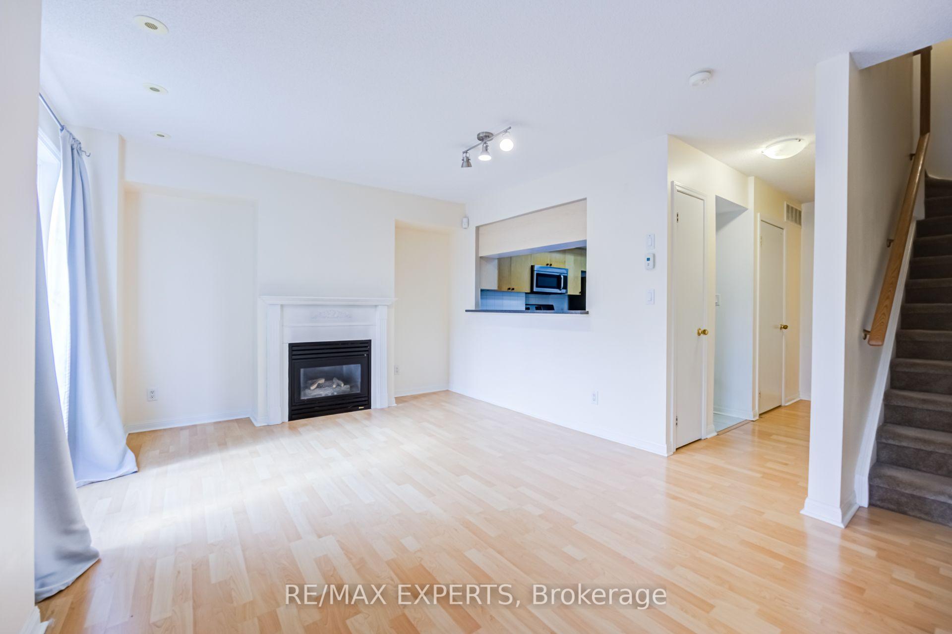 Photo 7 of Unit 104, 3 Everson Drive, North York, Willowdale East — HOMEH