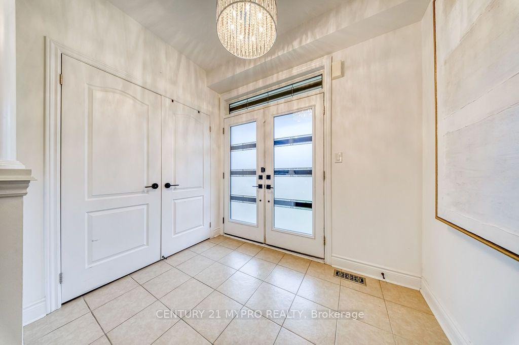 Photo 3 of 1032 Wilbur Pipher Circle, Newmarket, Stonehaven-Wyndham — HOMEH