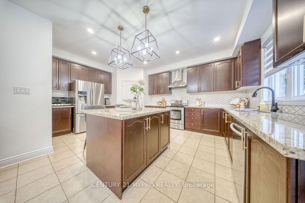 Photo 14 of 1032 Wilbur Pipher Circle, Newmarket, Stonehaven-Wyndham — HOMEH