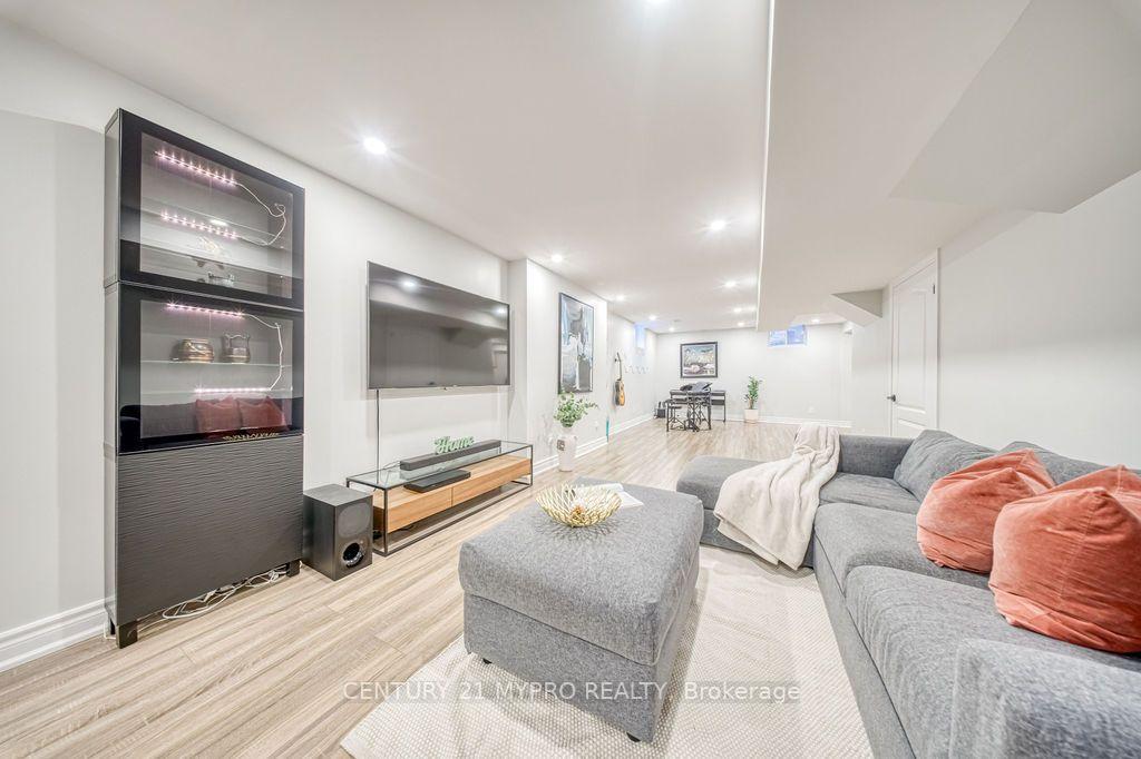Photo 41 of 1032 Wilbur Pipher Circle, Newmarket, Stonehaven-Wyndham — HOMEH