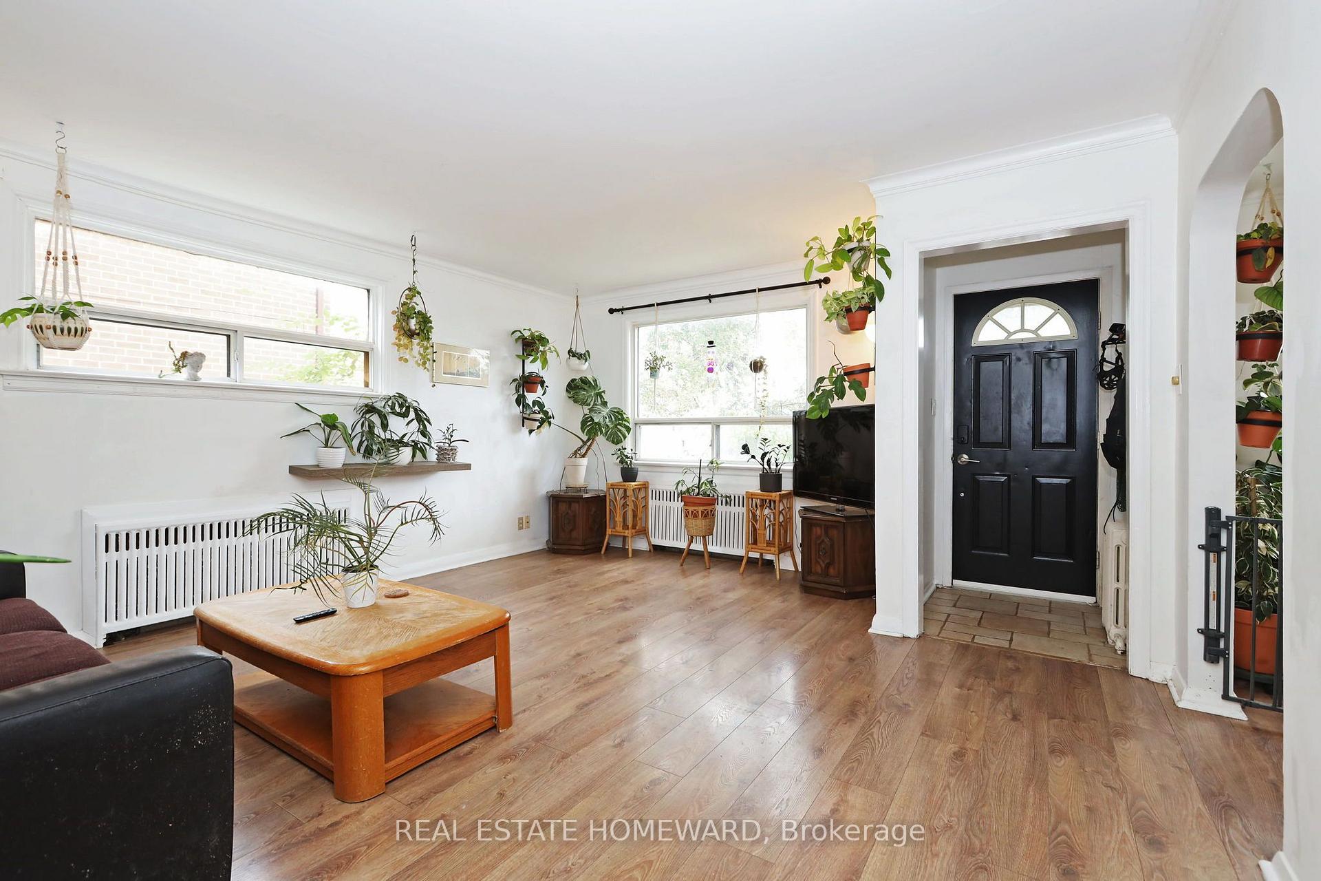 Photo 5 of 22 Haddon Avenue, Scarborough, Birchcliffe-Cliffside — HOMEH