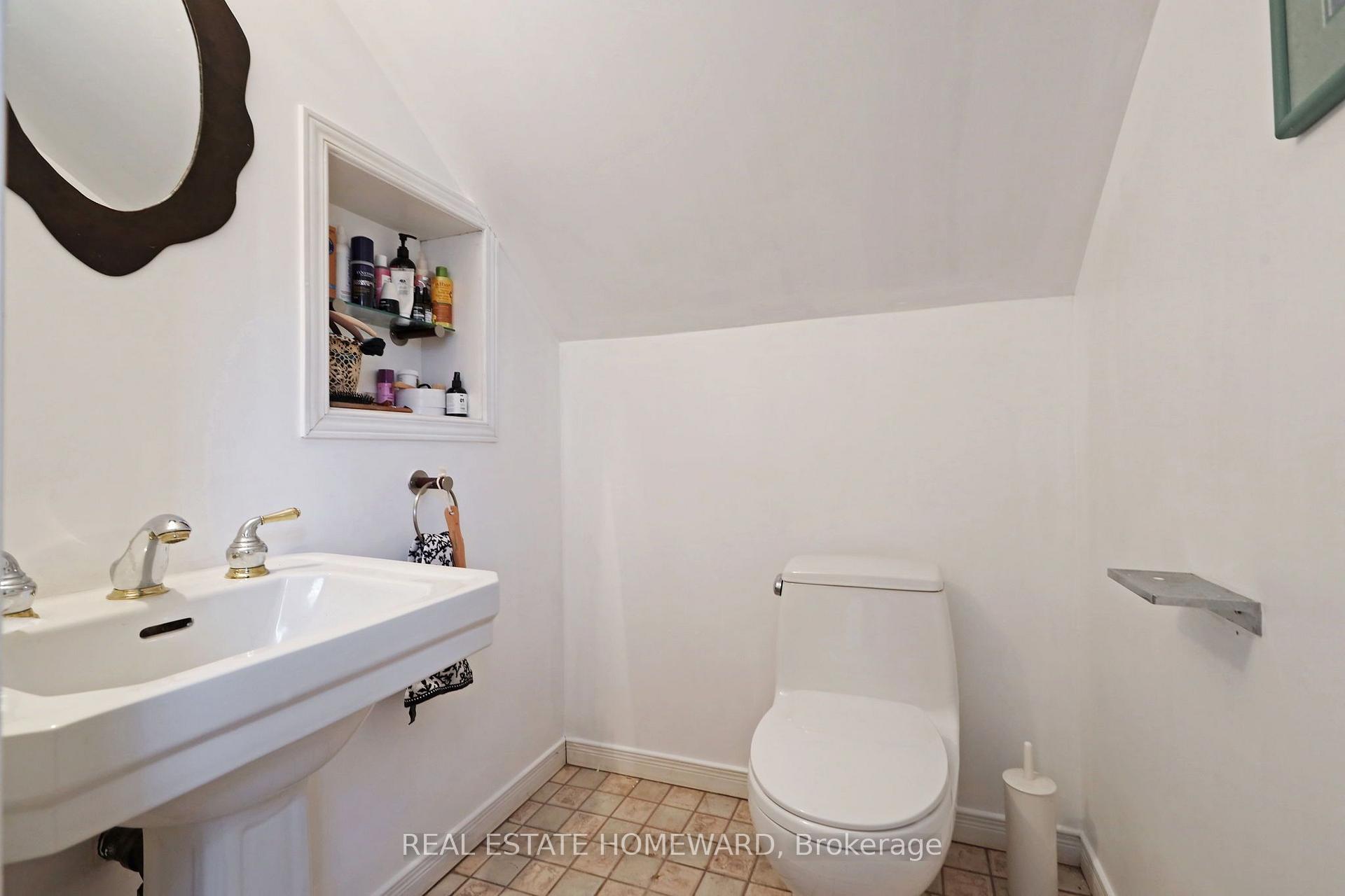 Photo 16 of 22 Haddon Avenue, Scarborough, Birchcliffe-Cliffside — HOMEH