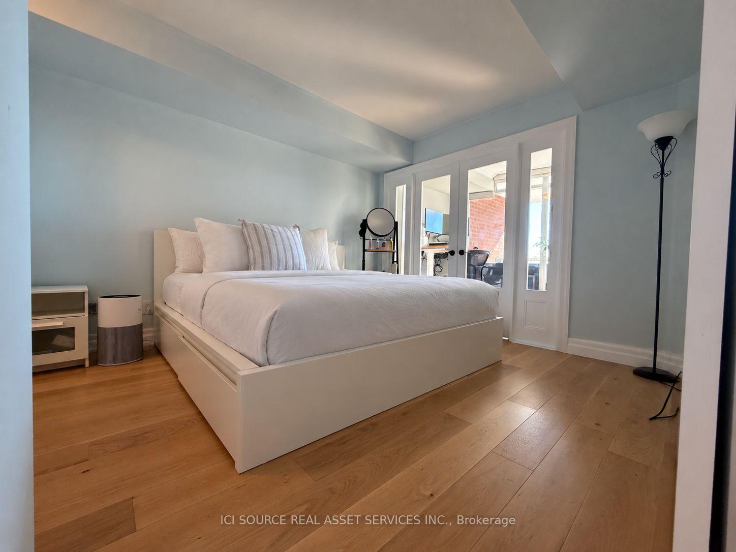 Photo 4 of Unit 812, 550 Queens Quay W, Toronto, Waterfront Communities — HOMEH