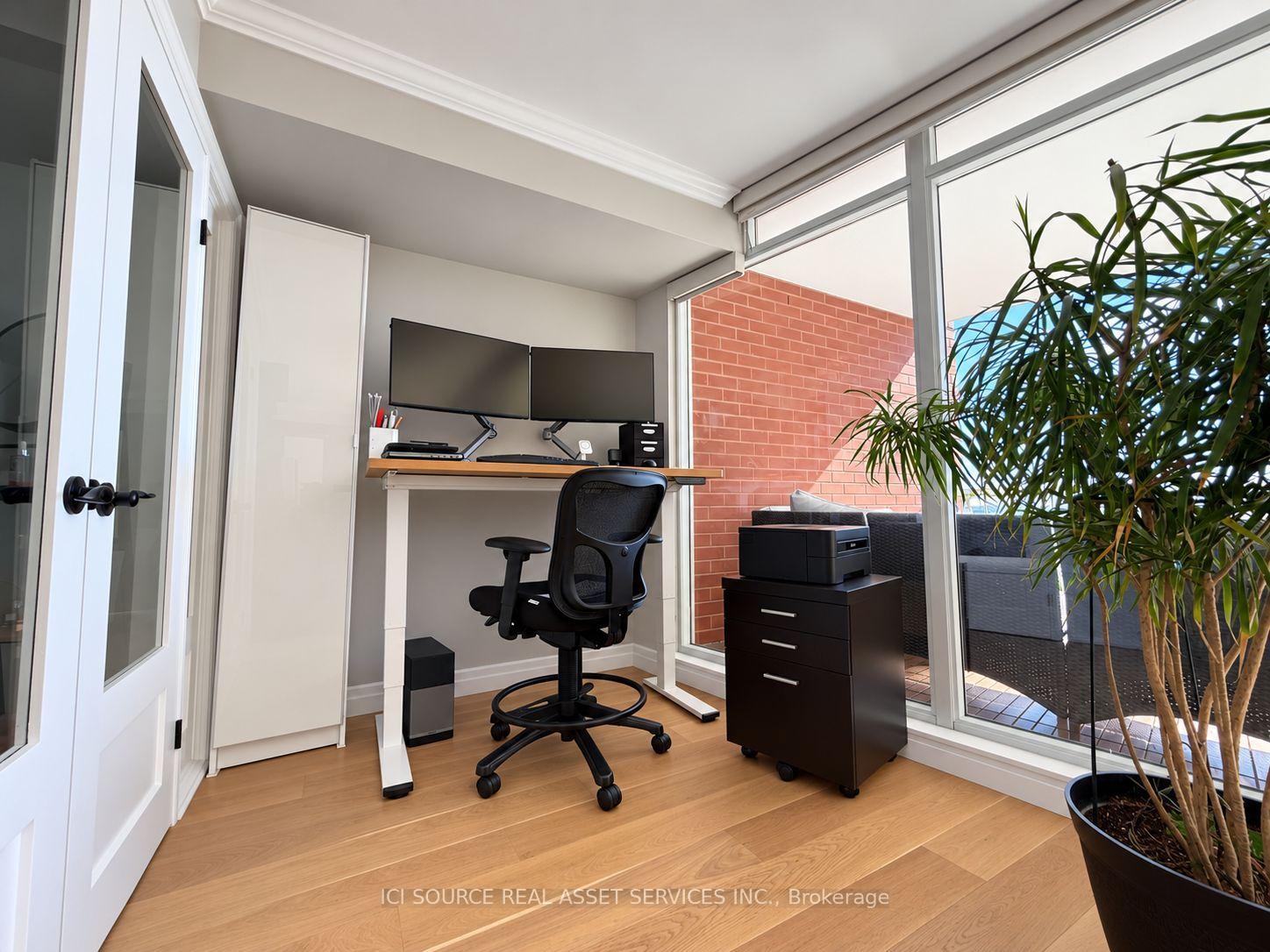 Photo 10 of Unit 812, 550 Queens Quay W, Toronto, Waterfront Communities — HOMEH