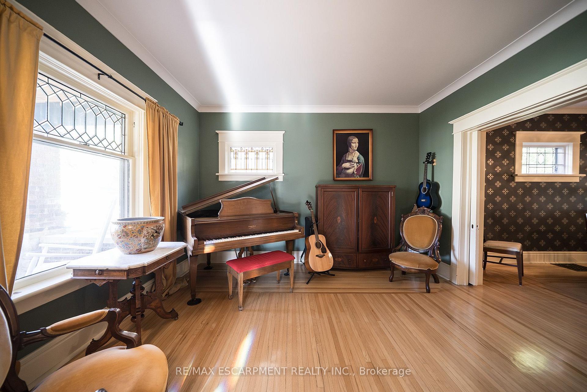 Photo 8 of 75 Walnut Street, Brant, Paris — HOMEH
