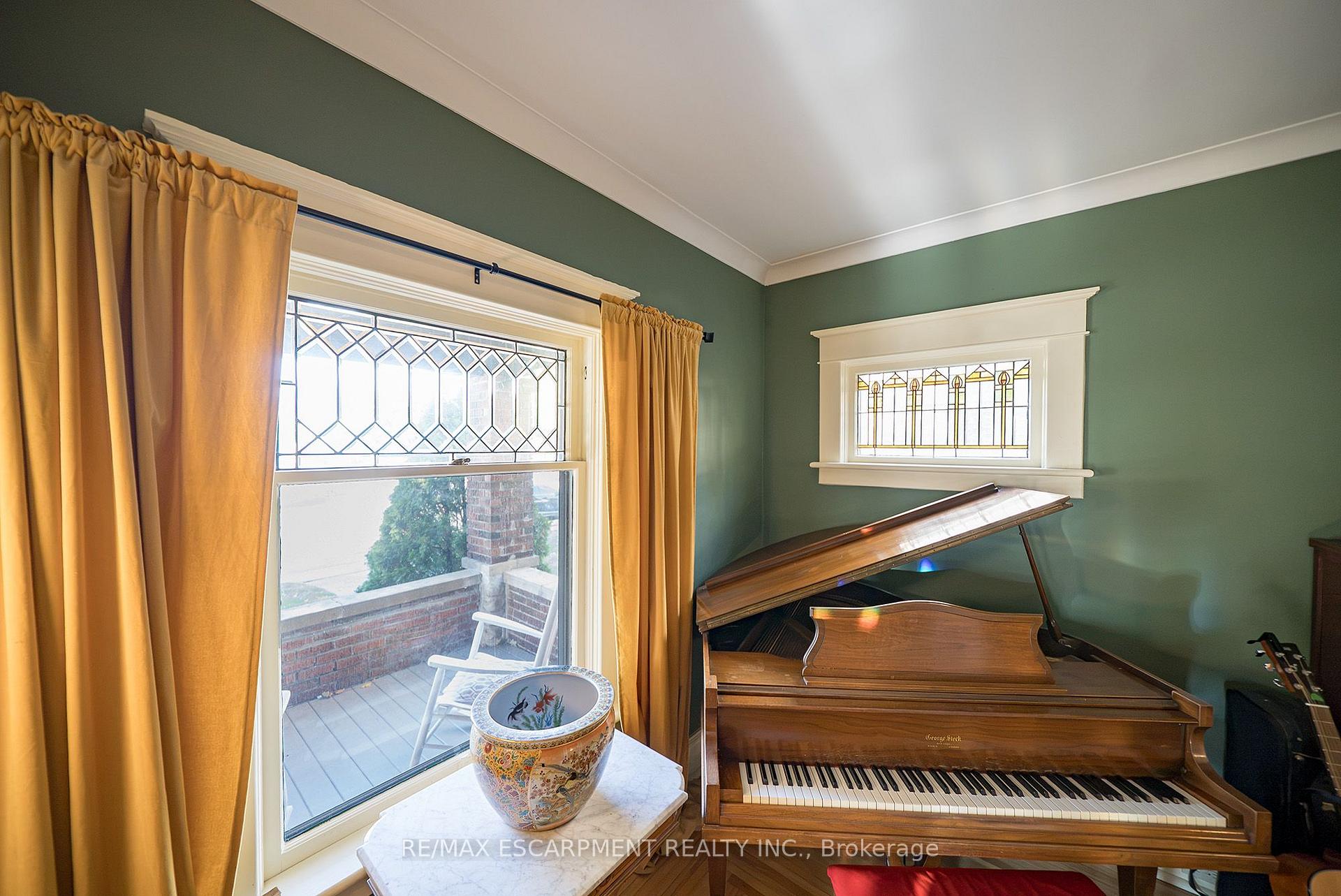 Photo 10 of 75 Walnut Street, Brant, Paris — HOMEH