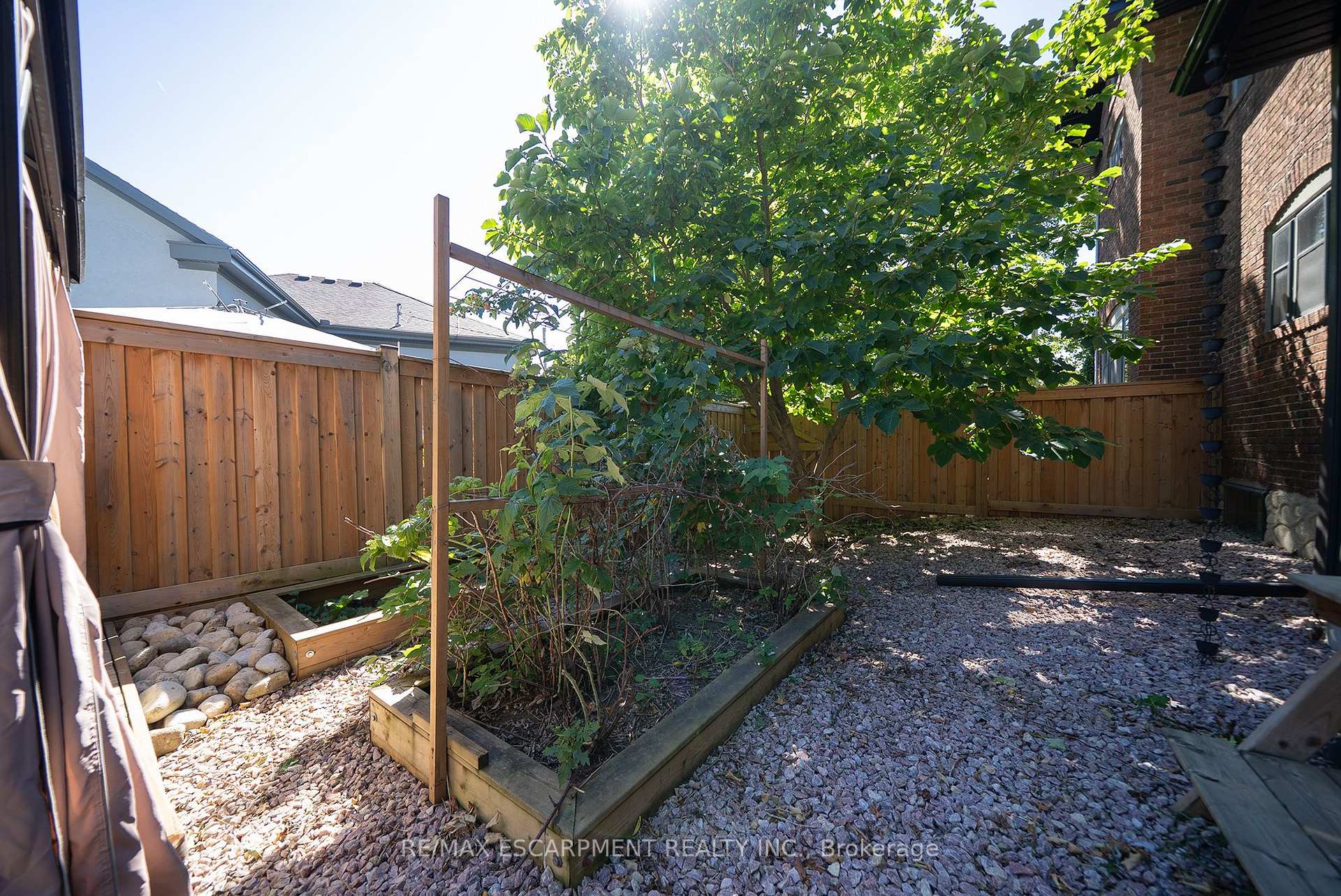 Photo 45 of 75 Walnut Street, Brant, Paris — HOMEH