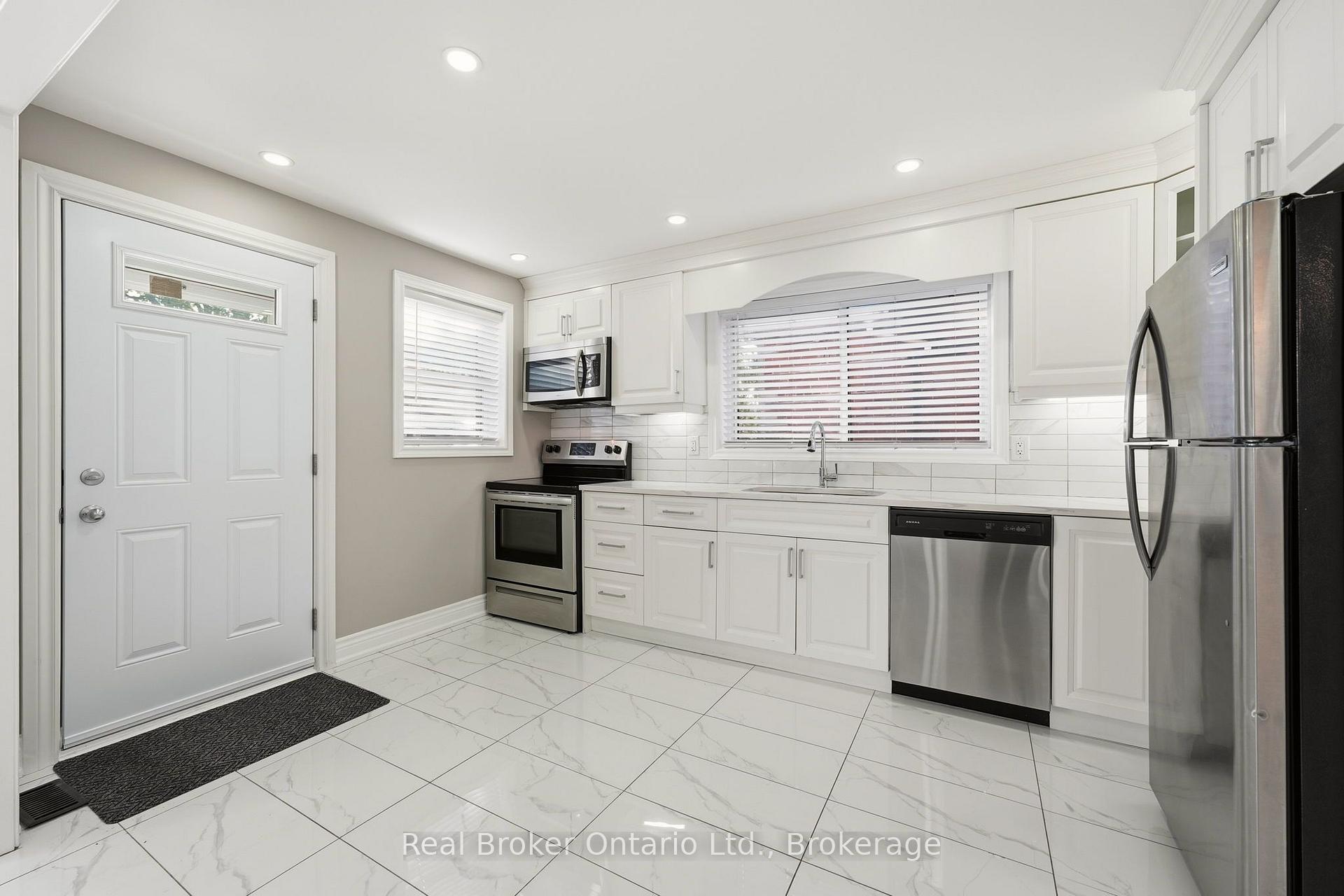 Photo 4 of 178 East 15th Street, Hamilton, Inch Park — HOMEH