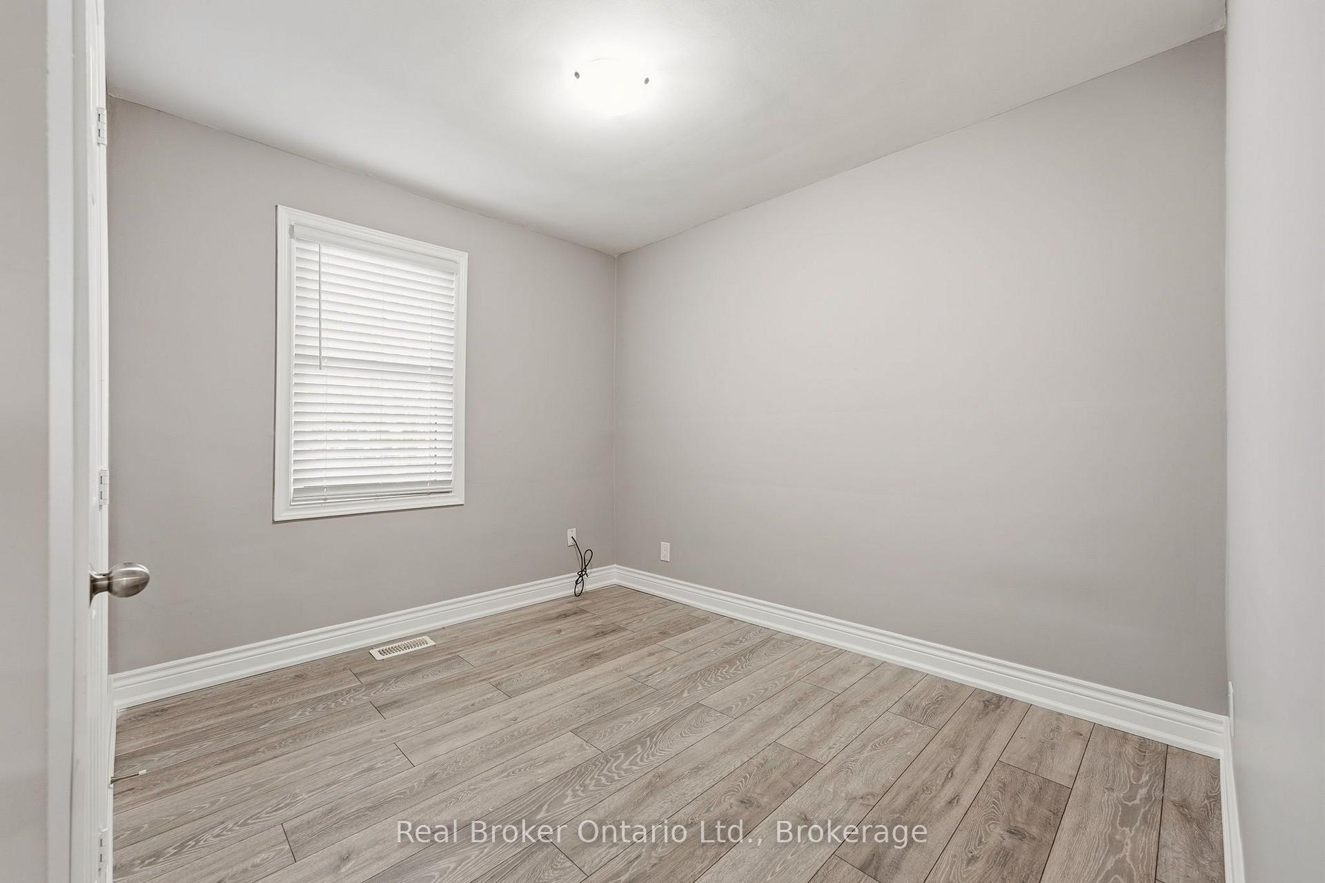 Photo 10 of 178 East 15th Street, Hamilton, Inch Park — HOMEH