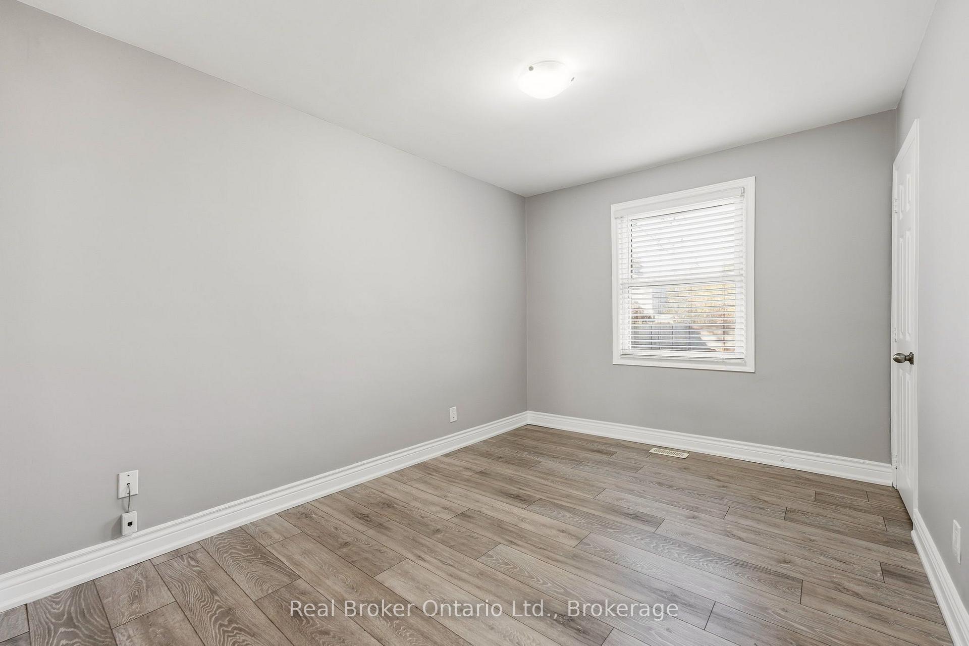 Photo 12 of 178 East 15th Street, Hamilton, Inch Park — HOMEH