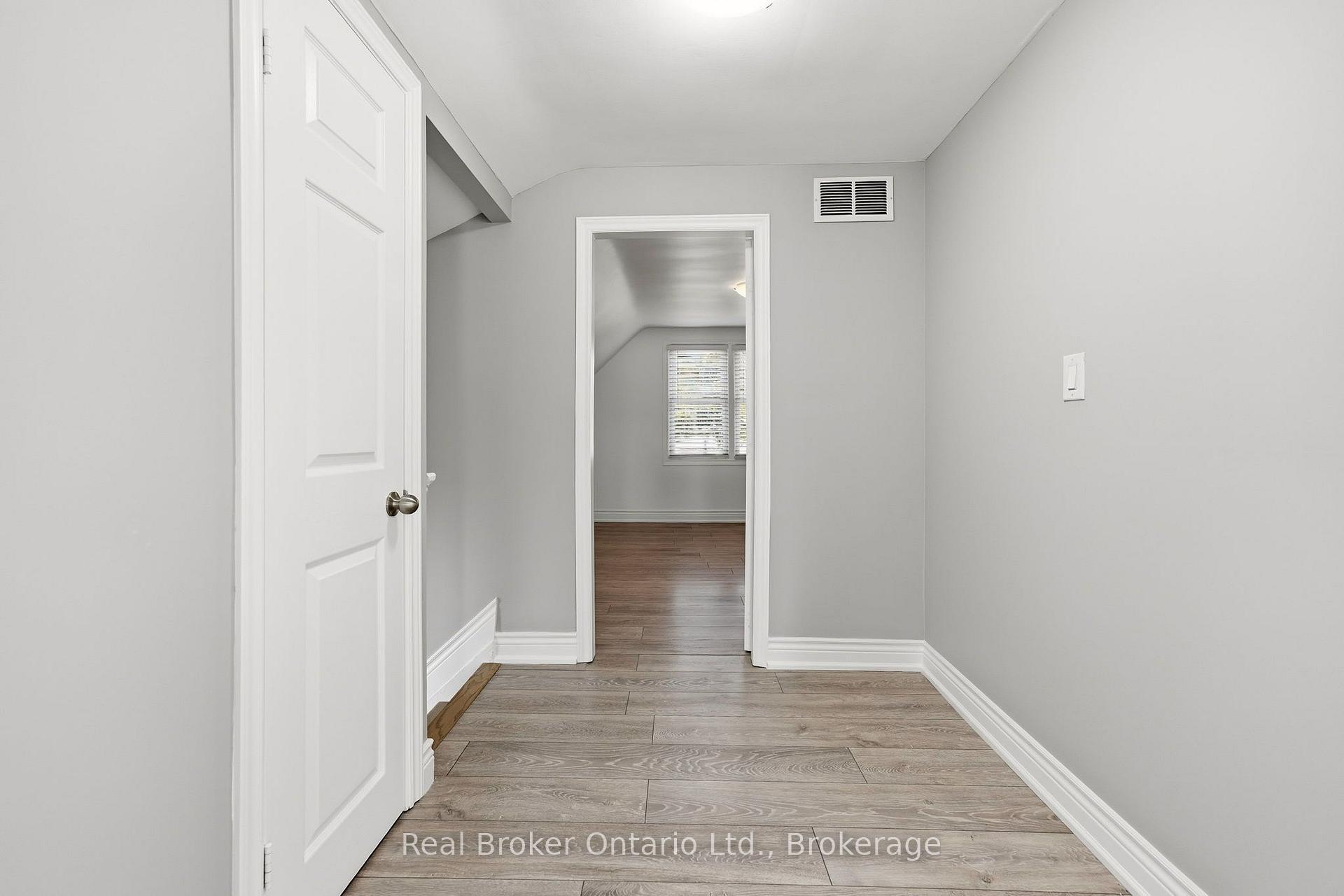 Photo 15 of 178 East 15th Street, Hamilton, Inch Park — HOMEH