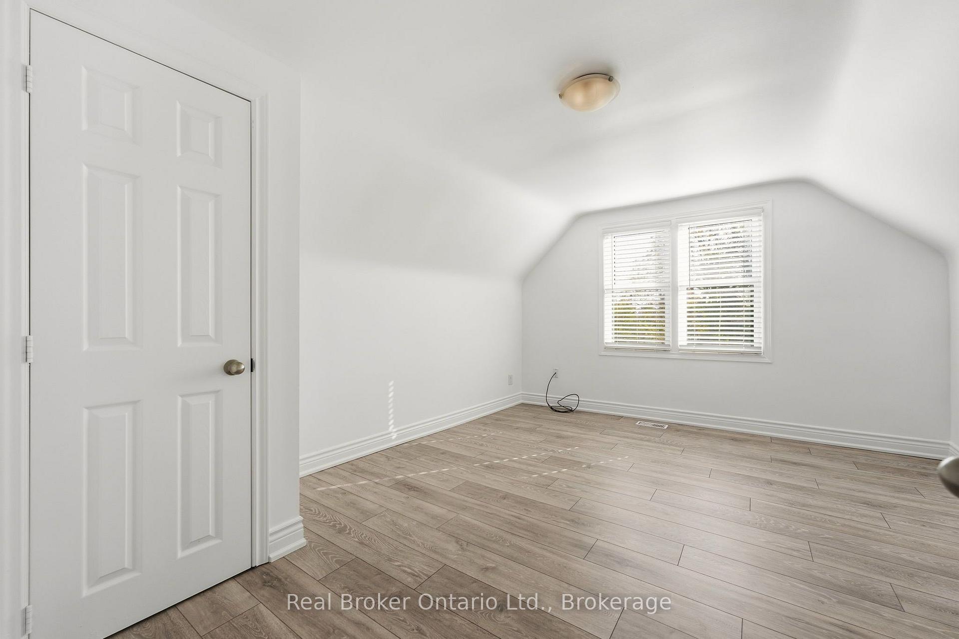 Photo 16 of 178 East 15th Street, Hamilton, Inch Park — HOMEH