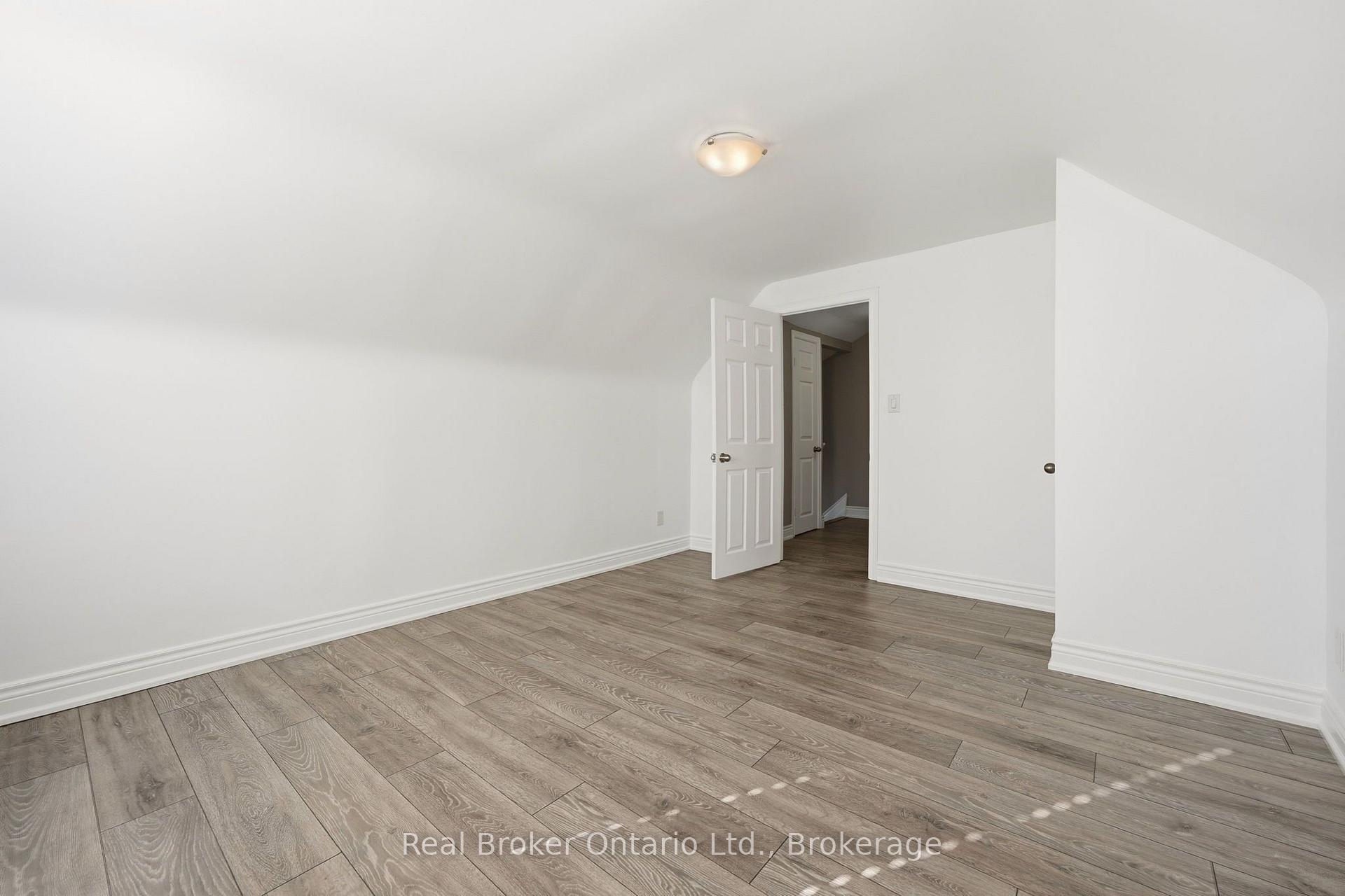 Photo 17 of 178 East 15th Street, Hamilton, Inch Park — HOMEH