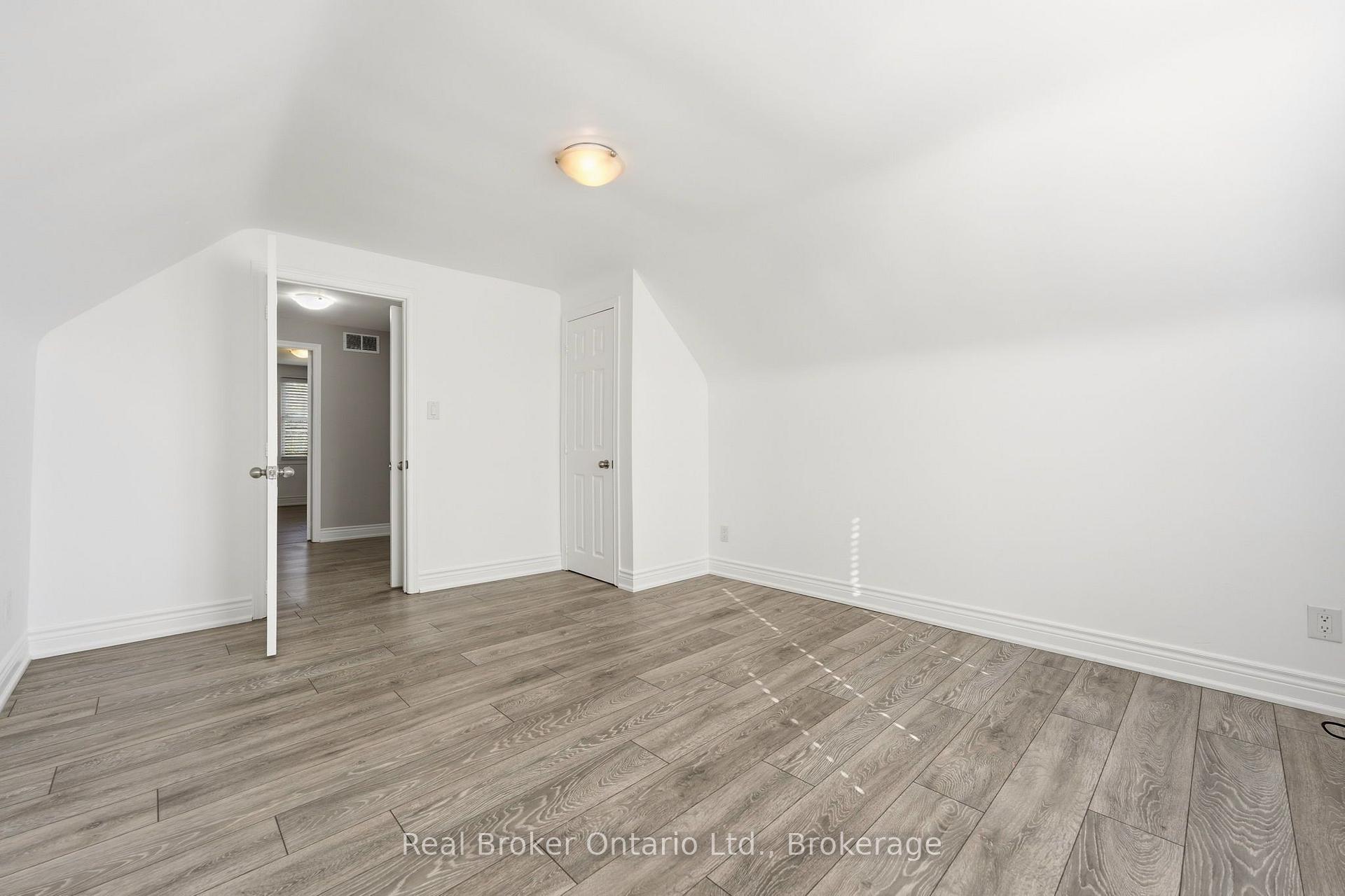Photo 18 of 178 East 15th Street, Hamilton, Inch Park — HOMEH
