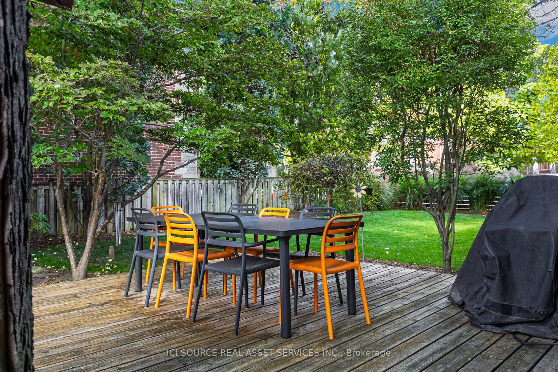Photo 5 of 10 Red Oaks Crescent, Toronto, Leaside — HOMEH