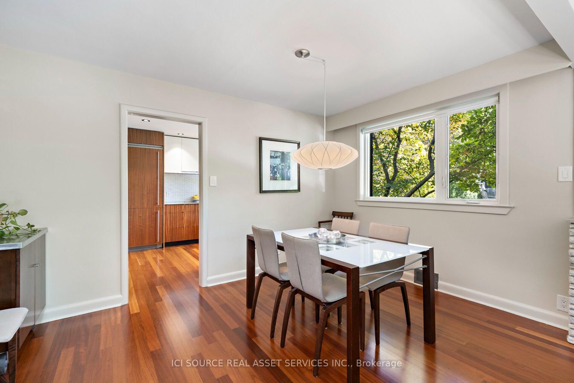 Photo 13 of 10 Red Oaks Crescent, Toronto, Leaside — HOMEH
