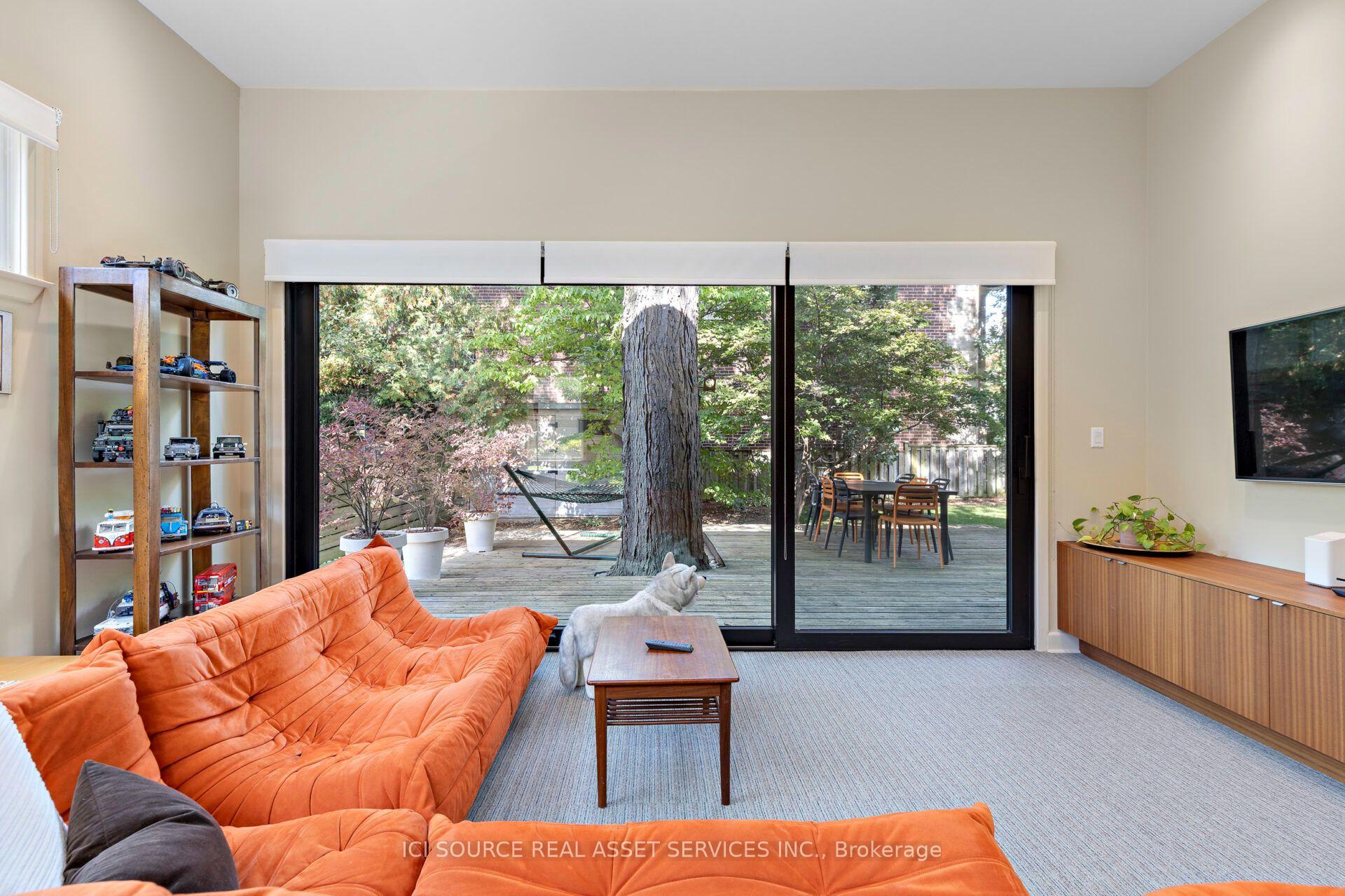 Photo 17 of 10 Red Oaks Crescent, Toronto, Leaside — HOMEH
