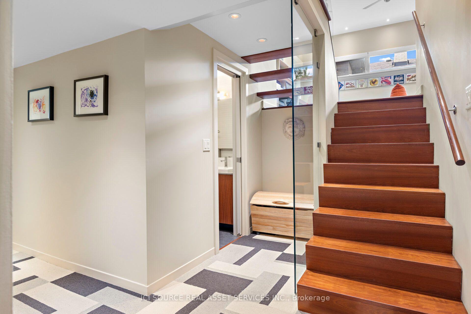 Photo 29 of 10 Red Oaks Crescent, Toronto, Leaside — HOMEH