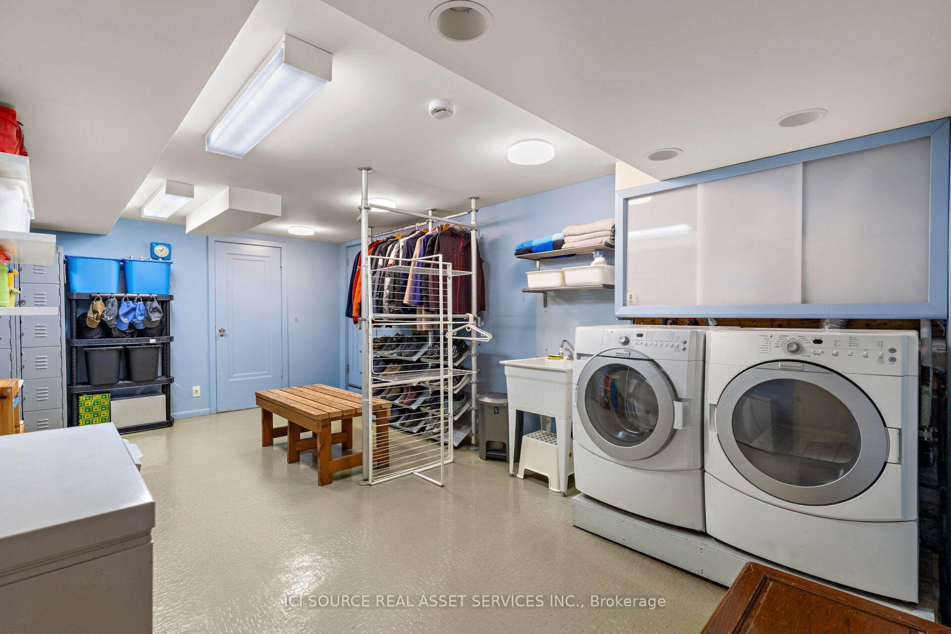 Photo 34 of 10 Red Oaks Crescent, Toronto, Leaside — HOMEH