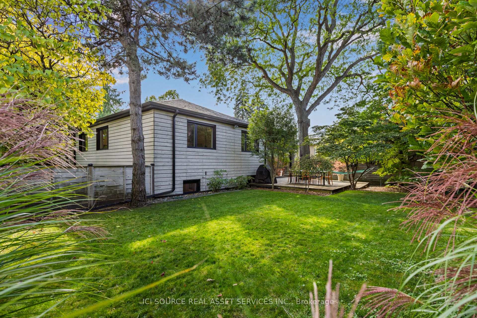 Photo 37 of 10 Red Oaks Crescent, Toronto, Leaside — HOMEH