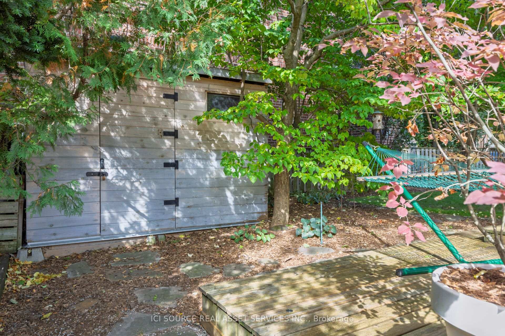 Photo 40 of 10 Red Oaks Crescent, Toronto, Leaside — HOMEH