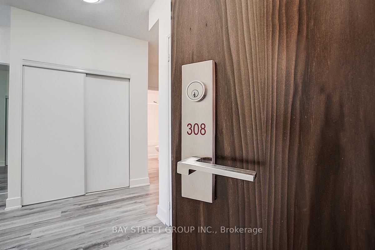 Photo 6 of Unit 308, 88 Sheppard Avenue E, North York, Willowdale East — HOMEH