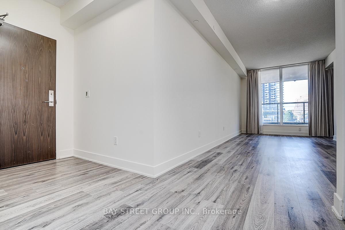 Photo 8 of Unit 308, 88 Sheppard Avenue E, North York, Willowdale East — HOMEH
