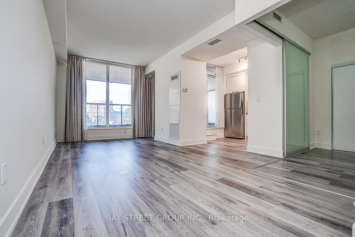 Photo 9 of Unit 308, 88 Sheppard Avenue E, North York, Willowdale East — HOMEH