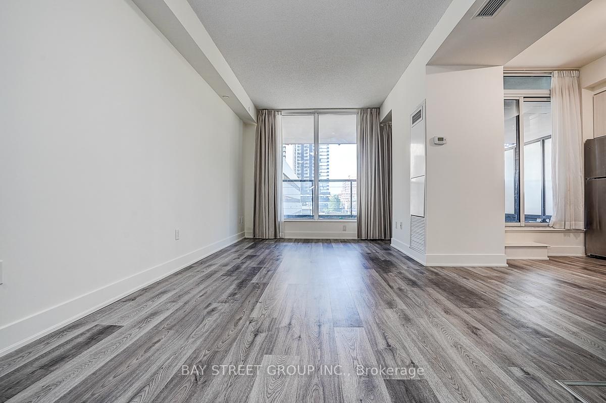 Photo 10 of Unit 308, 88 Sheppard Avenue E, North York, Willowdale East — HOMEH