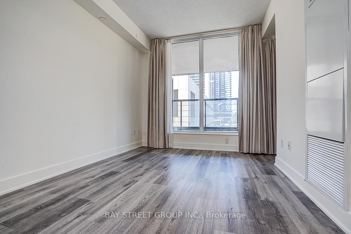 Photo 12 of Unit 308, 88 Sheppard Avenue E, North York, Willowdale East — HOMEH