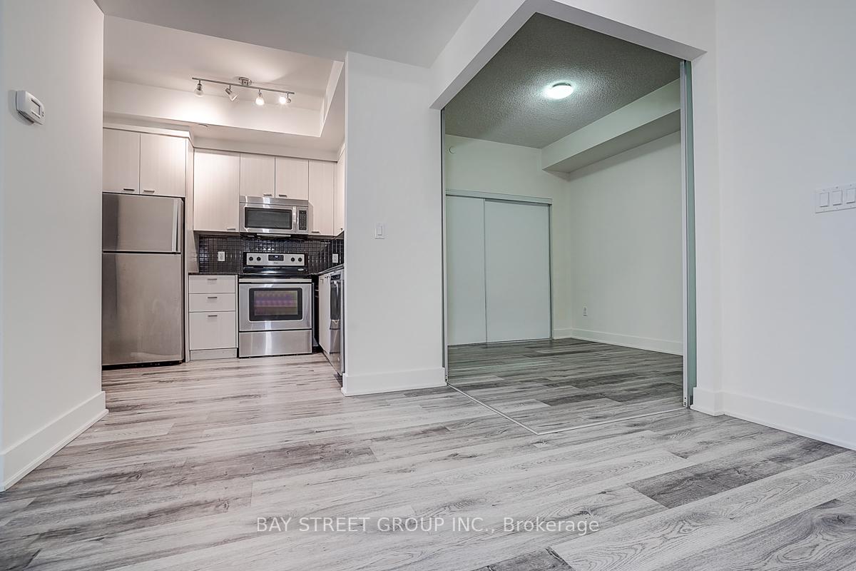 Photo 15 of Unit 308, 88 Sheppard Avenue E, North York, Willowdale East — HOMEH