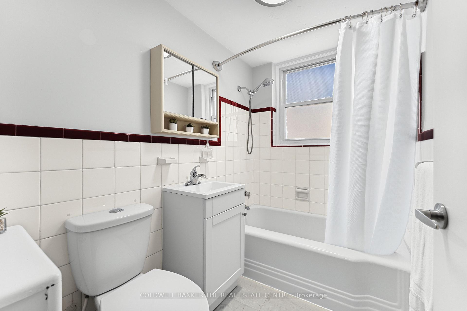 Photo 16 of Unit 9, 4 Robinson Street, Hamilton, Durand — HOMEH