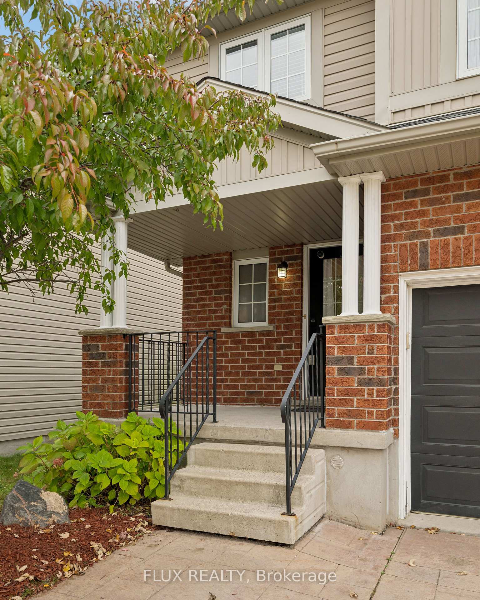 Photo 4 of 822 Whitecap Street, Waterloo, Eastbridge — HOMEH