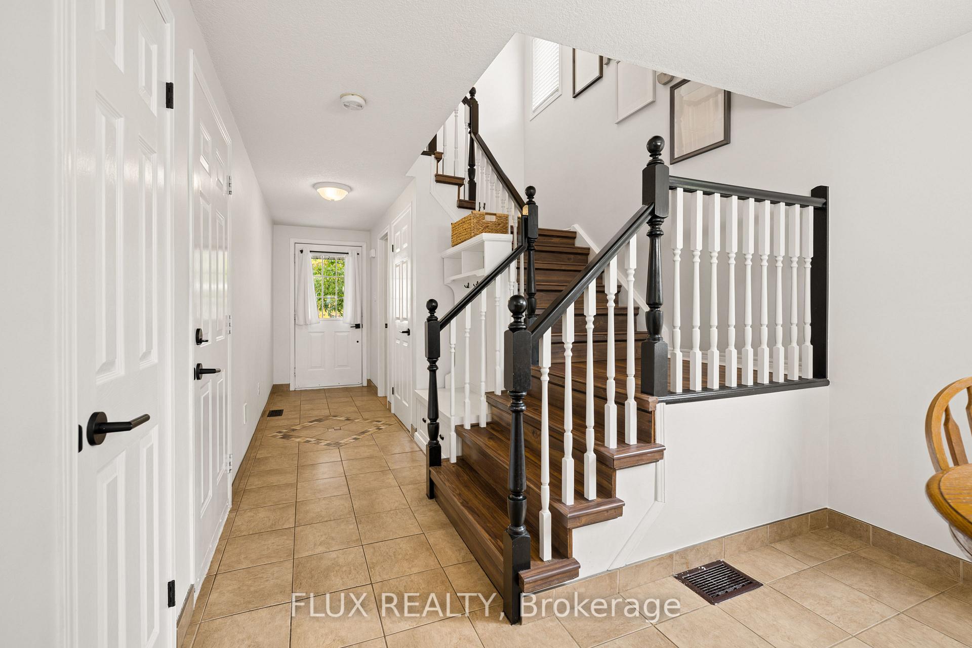 Photo 6 of 822 Whitecap Street, Waterloo, Eastbridge — HOMEH