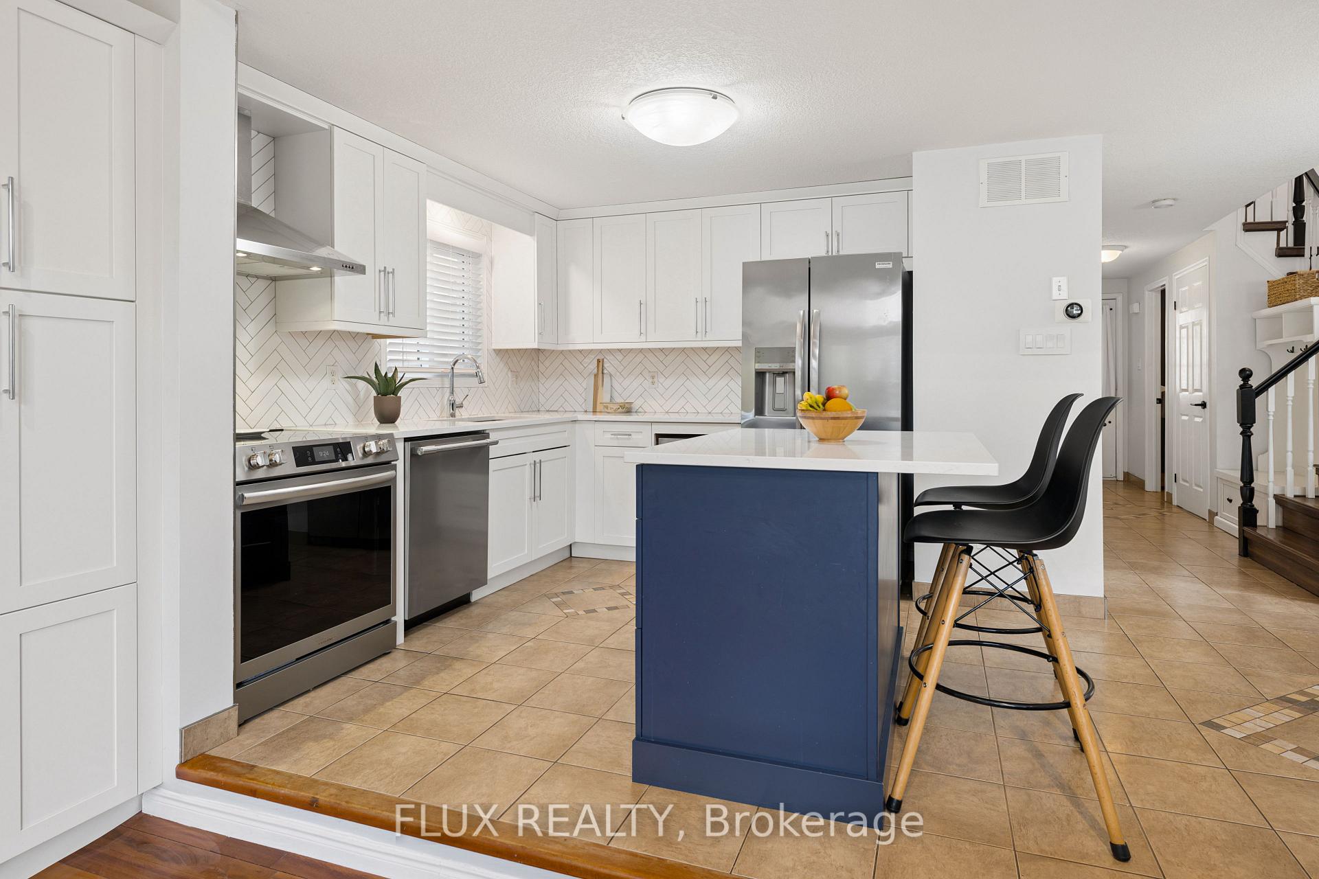 Photo 11 of 822 Whitecap Street, Waterloo, Eastbridge — HOMEH