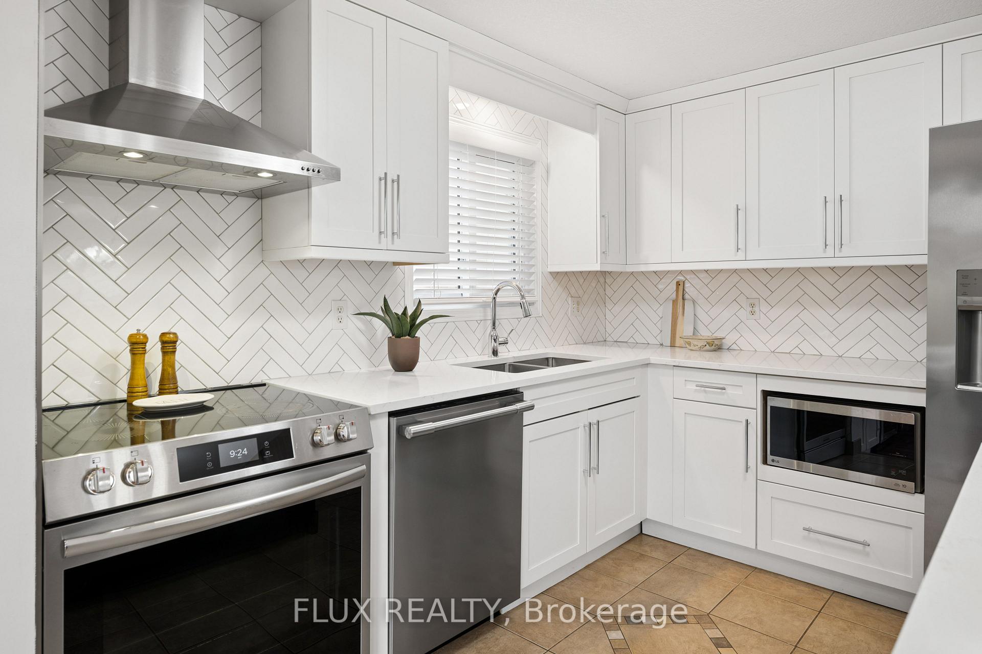 Photo 12 of 822 Whitecap Street, Waterloo, Eastbridge — HOMEH