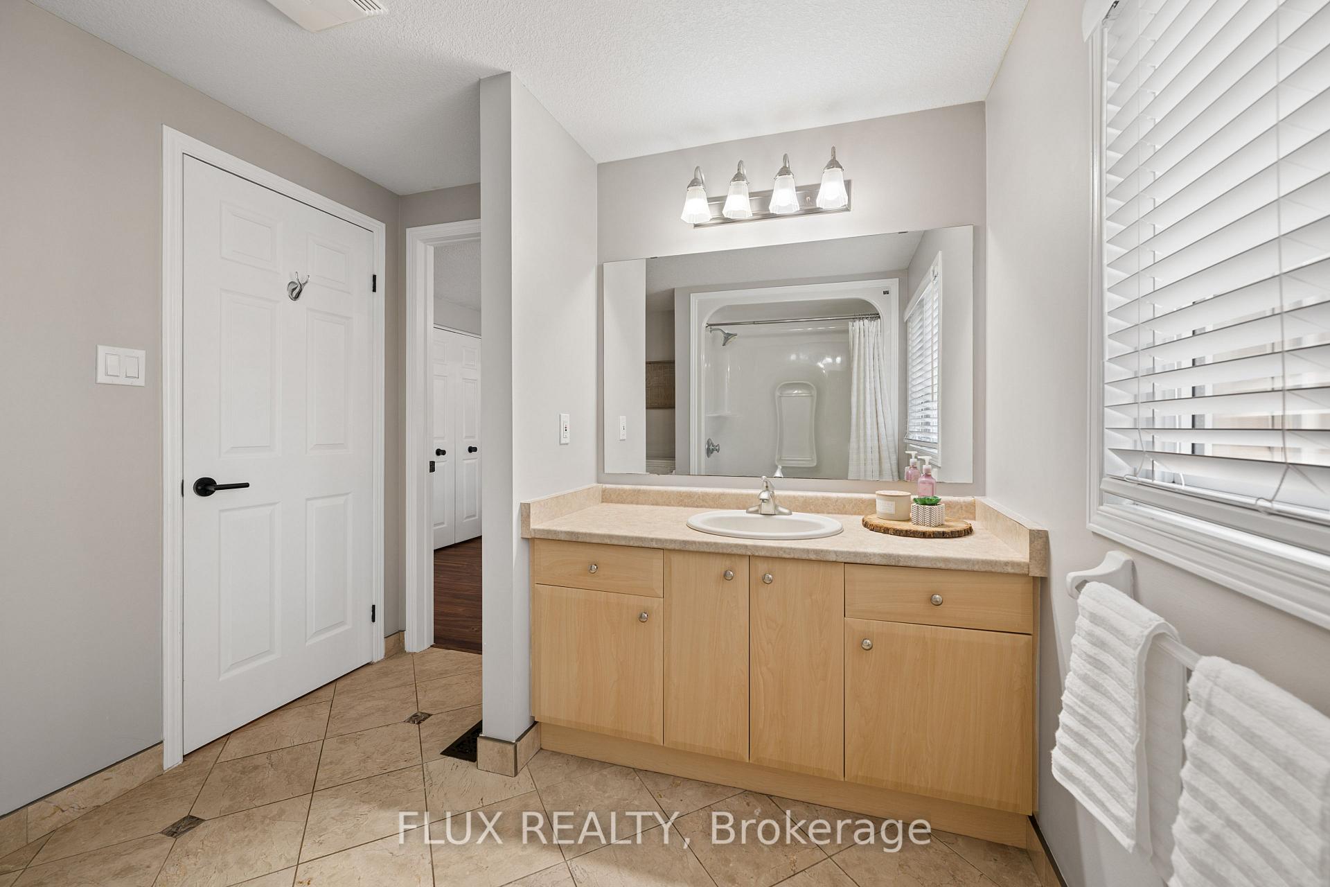 Photo 26 of 822 Whitecap Street, Waterloo, Eastbridge — HOMEH