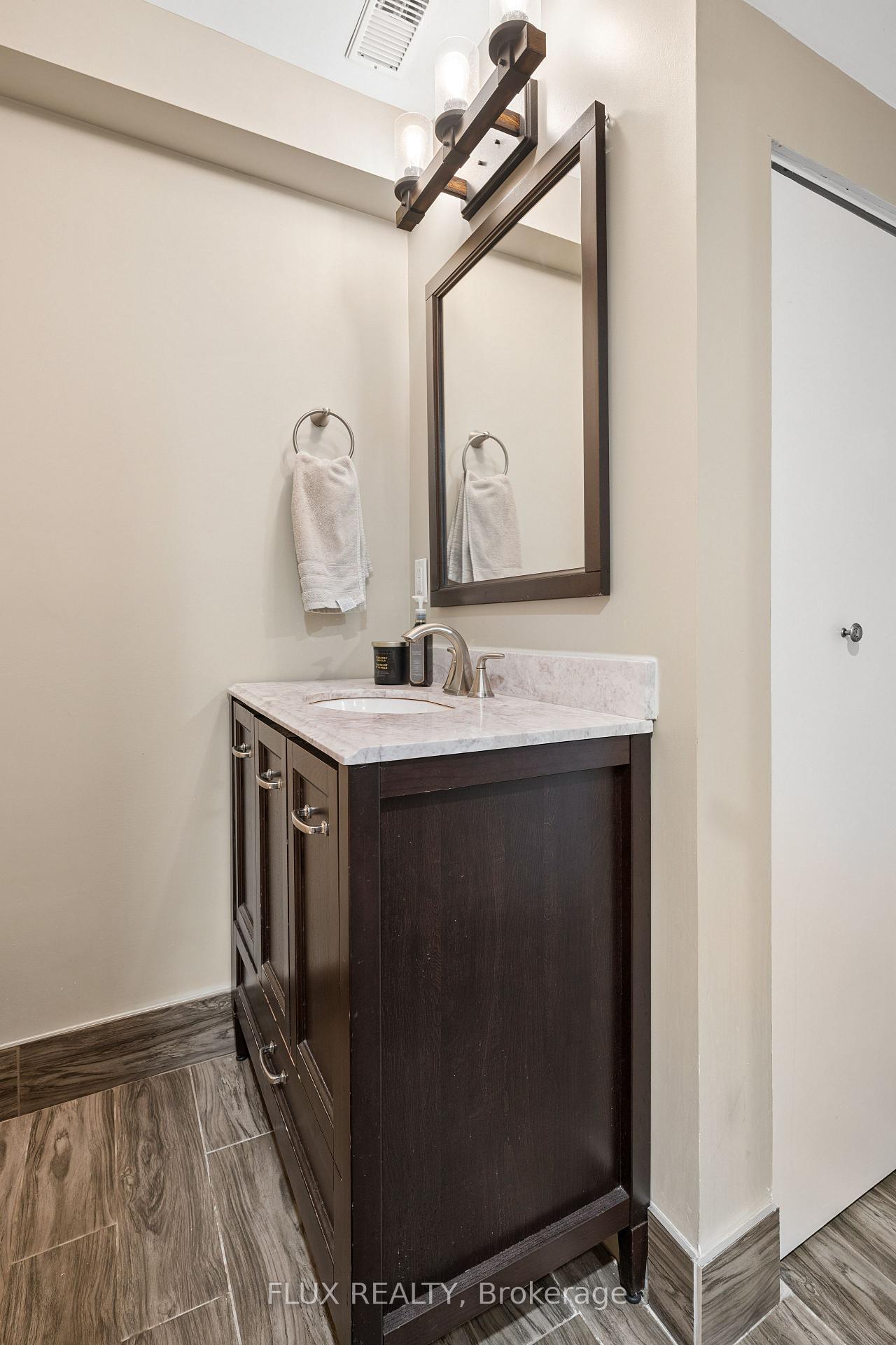 Photo 35 of 822 Whitecap Street, Waterloo, Eastbridge — HOMEH