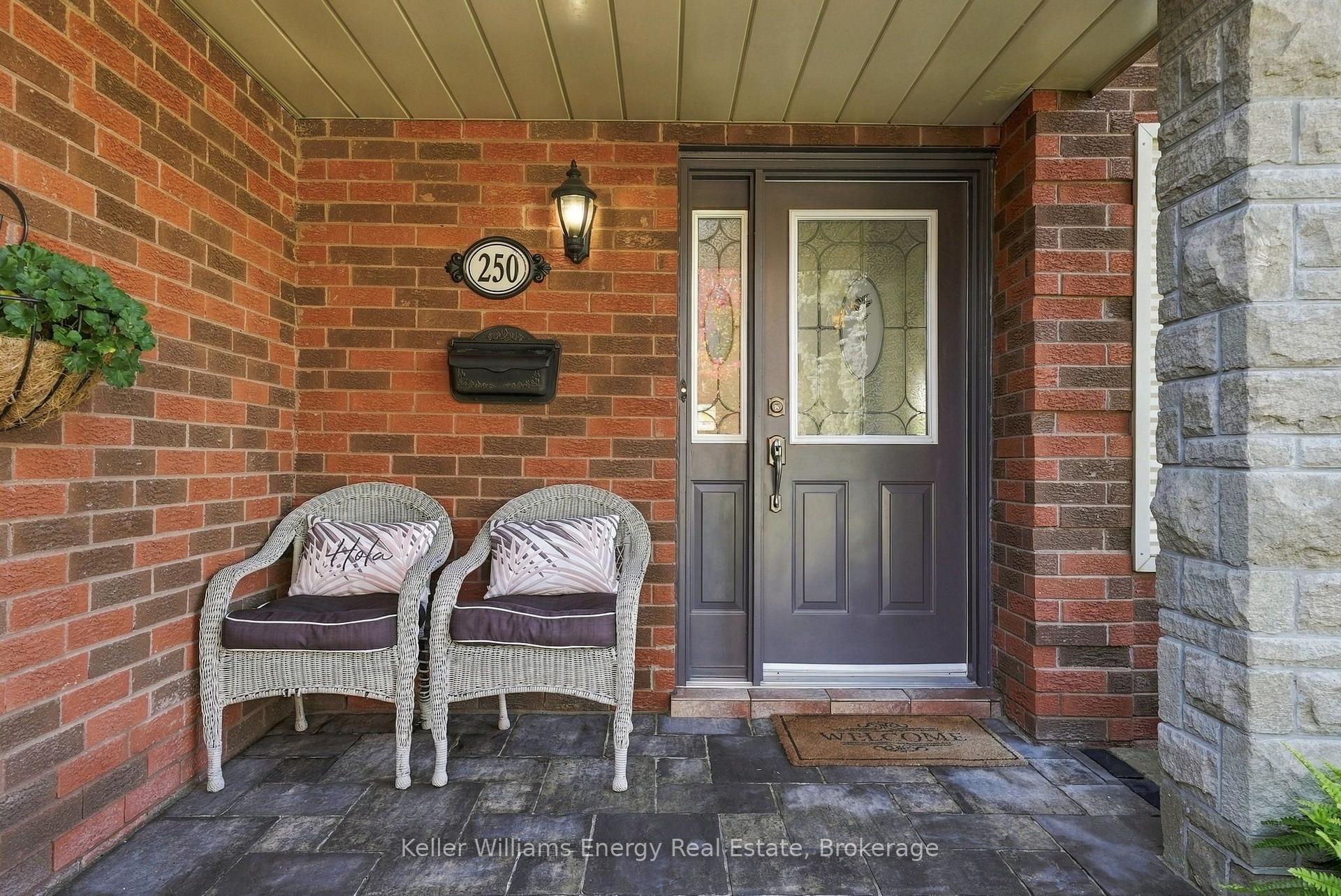 Photo 3 of 250 Glen Hill Drive, Whitby, Blue Grass Meadows — HOMEH