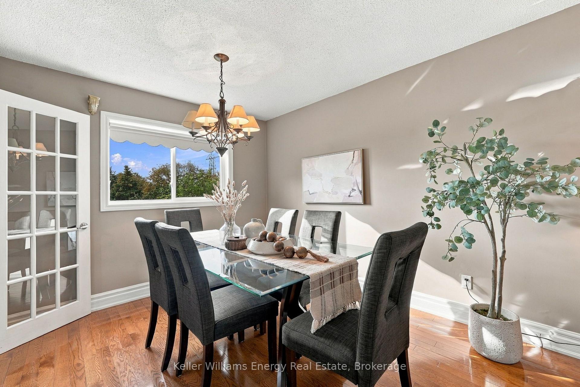 Photo 10 of 250 Glen Hill Drive, Whitby, Blue Grass Meadows — HOMEH