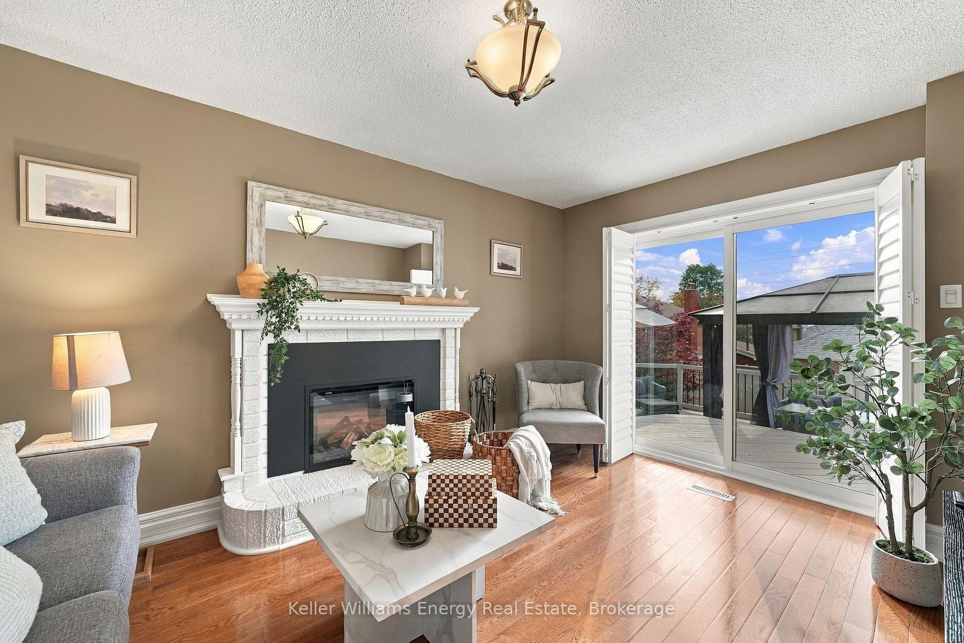 Photo 14 of 250 Glen Hill Drive, Whitby, Blue Grass Meadows — HOMEH