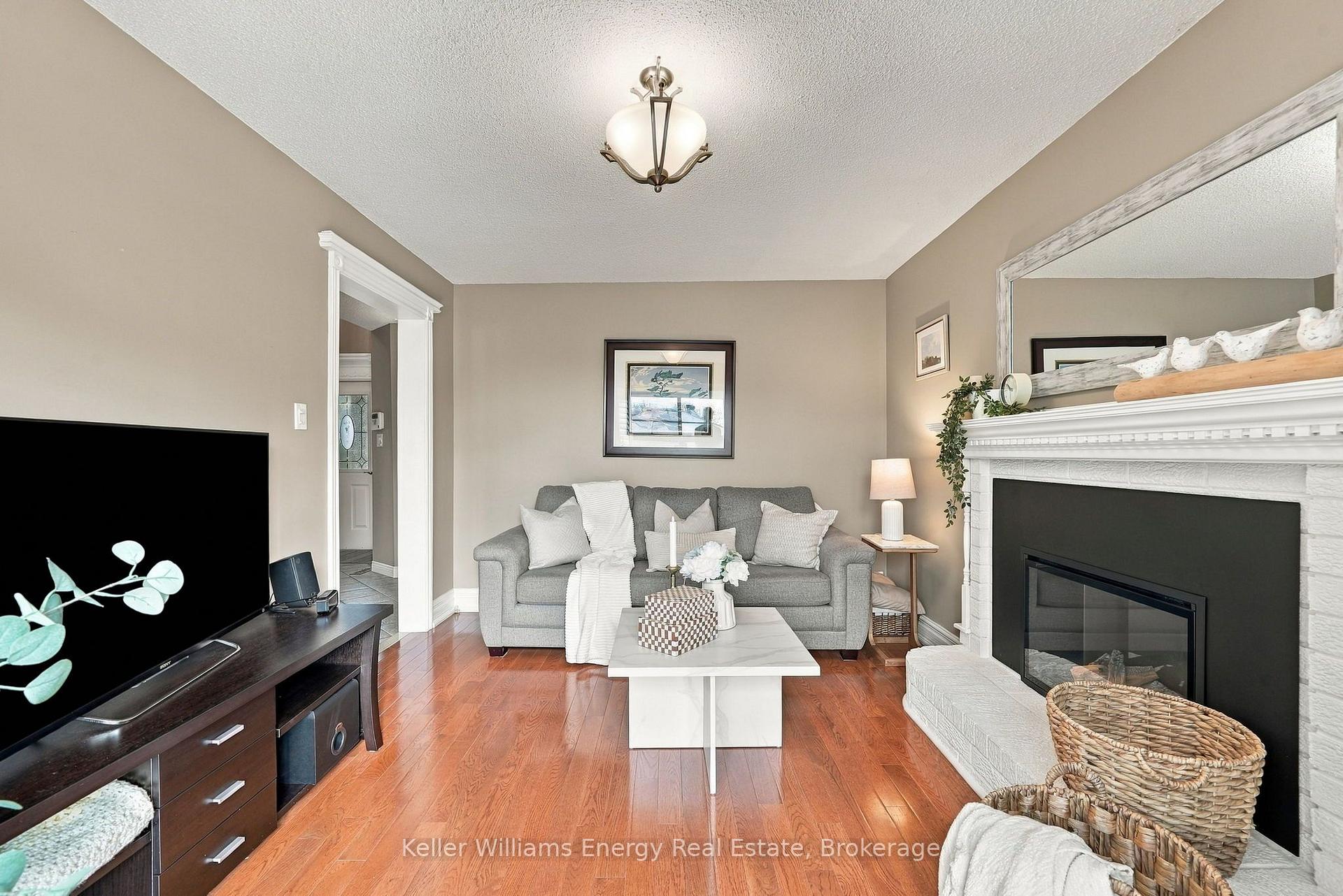 Photo 16 of 250 Glen Hill Drive, Whitby, Blue Grass Meadows — HOMEH