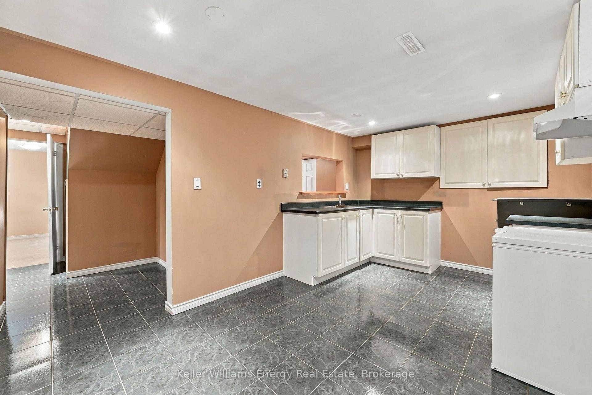 Photo 33 of 250 Glen Hill Drive, Whitby, Blue Grass Meadows — HOMEH