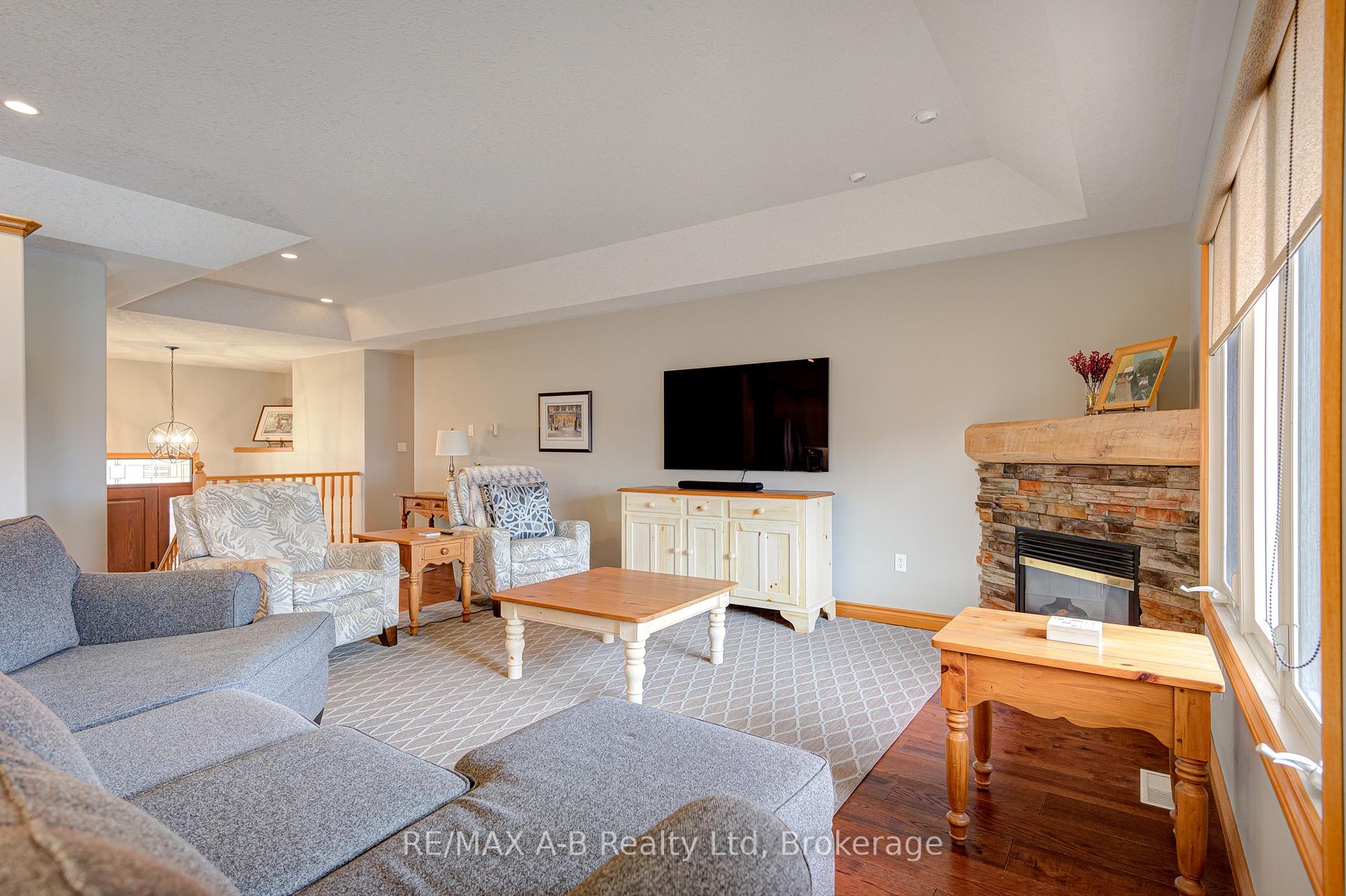Photo 8 of 194 Station Road, Perth South, Sebringville — HOMEH
