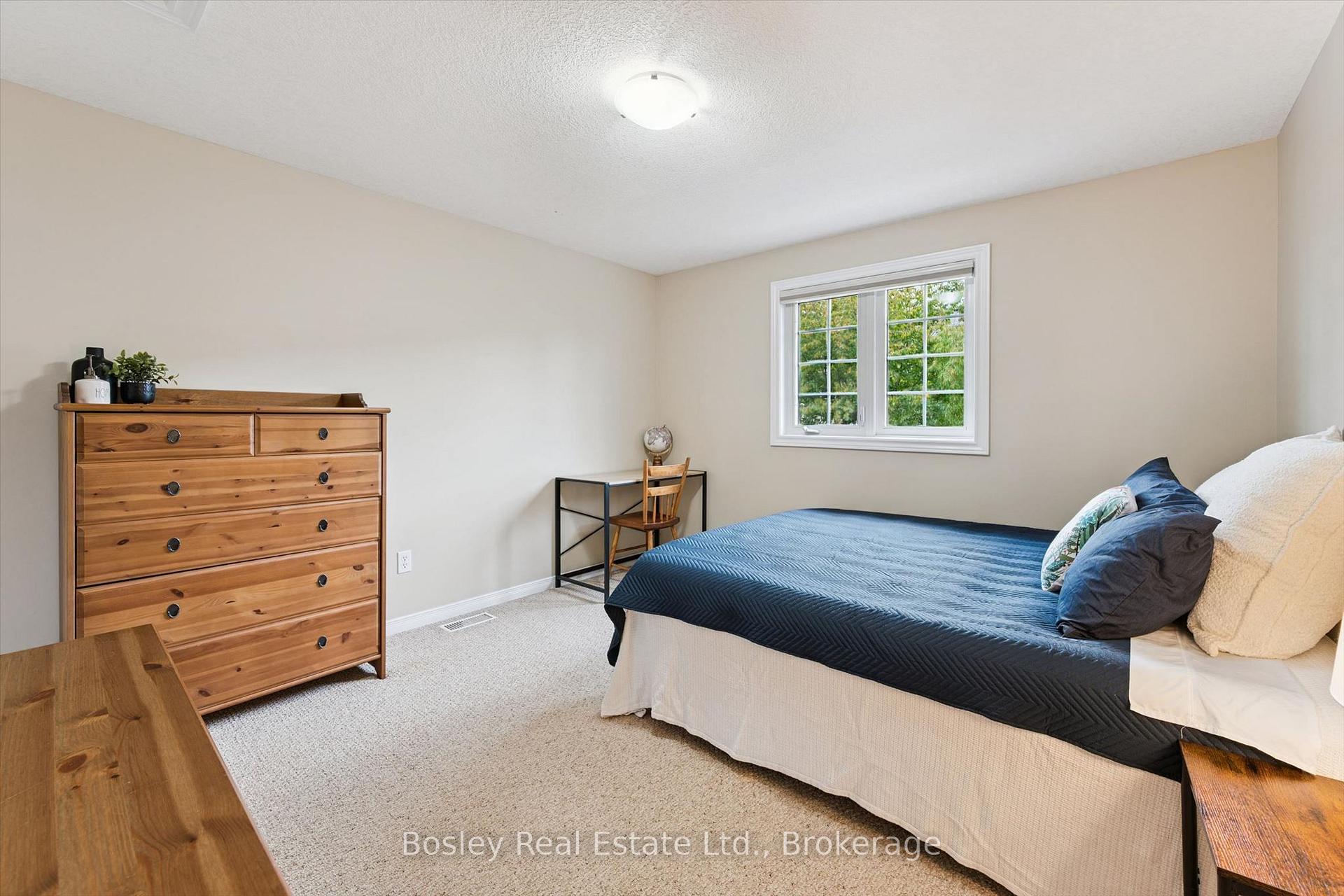 Photo 17 of 8 Walker Way, Guelph, Pineridge/Westminster Woods — HOMEH
