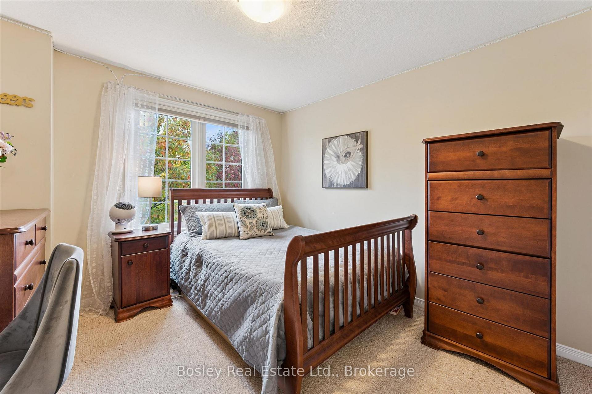 Photo 18 of 8 Walker Way, Guelph, Pineridge/Westminster Woods — HOMEH