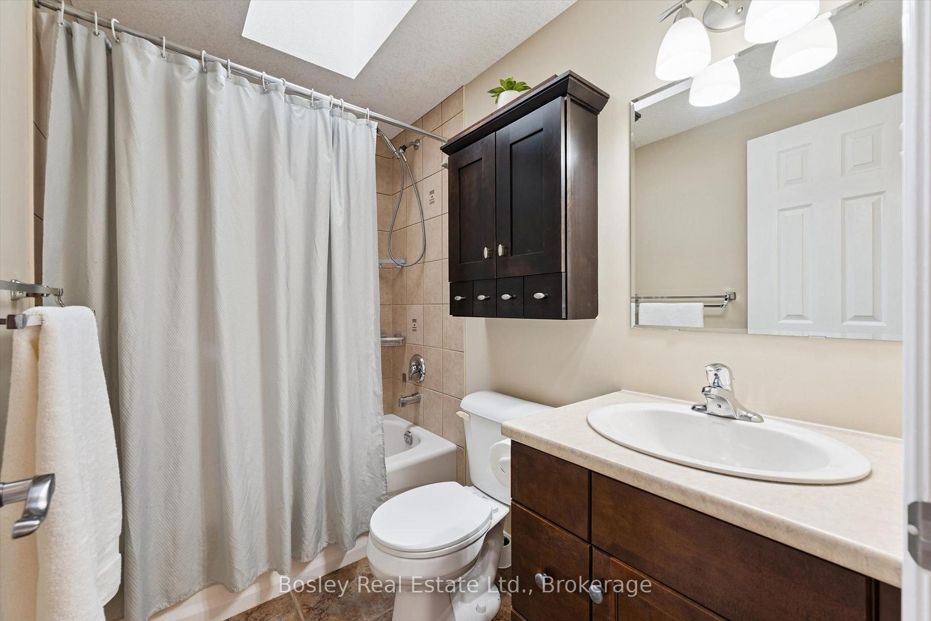 Photo 20 of 8 Walker Way, Guelph, Pineridge/Westminster Woods — HOMEH