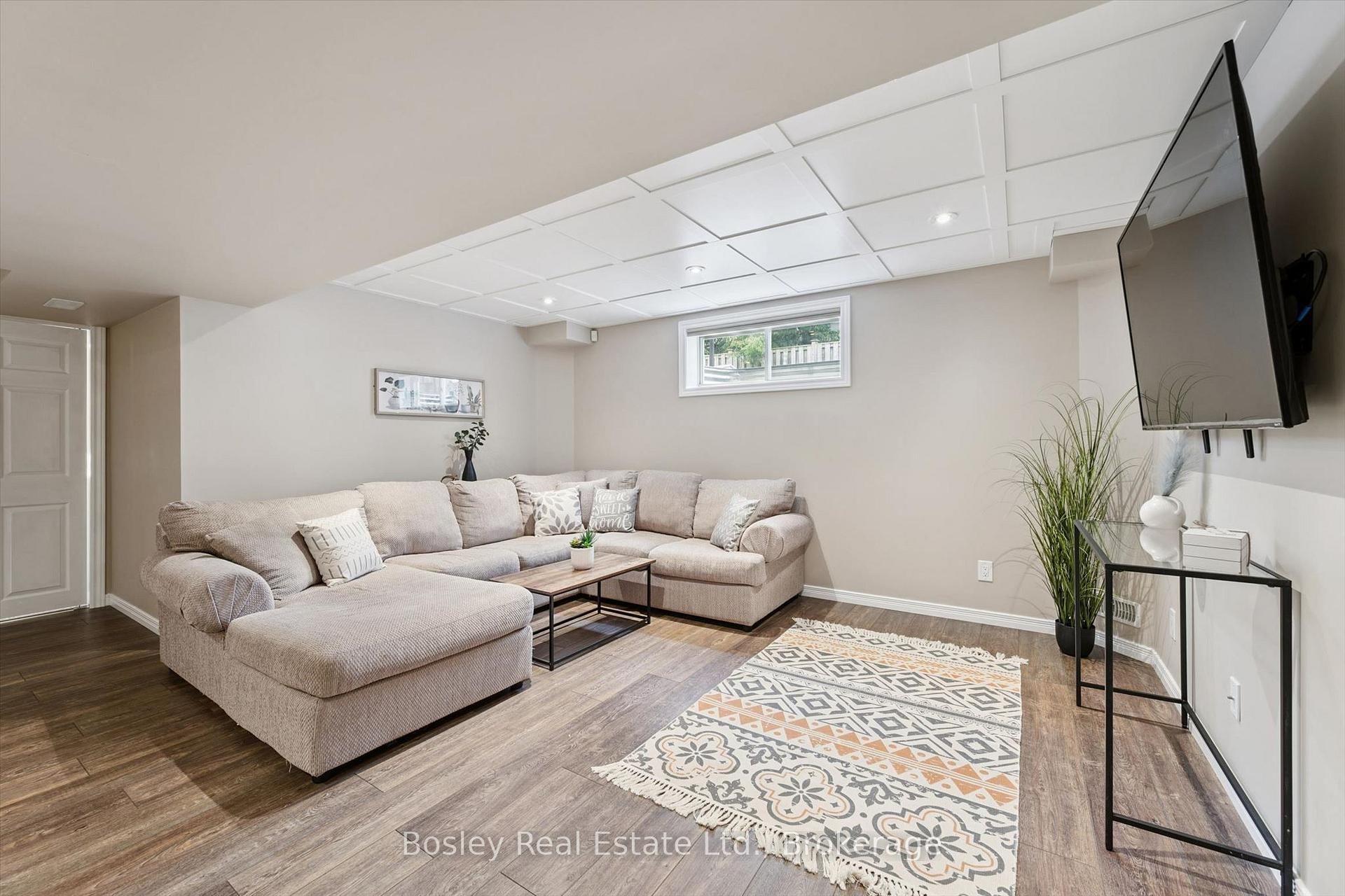 Photo 28 of 8 Walker Way, Guelph, Pineridge/Westminster Woods — HOMEH
