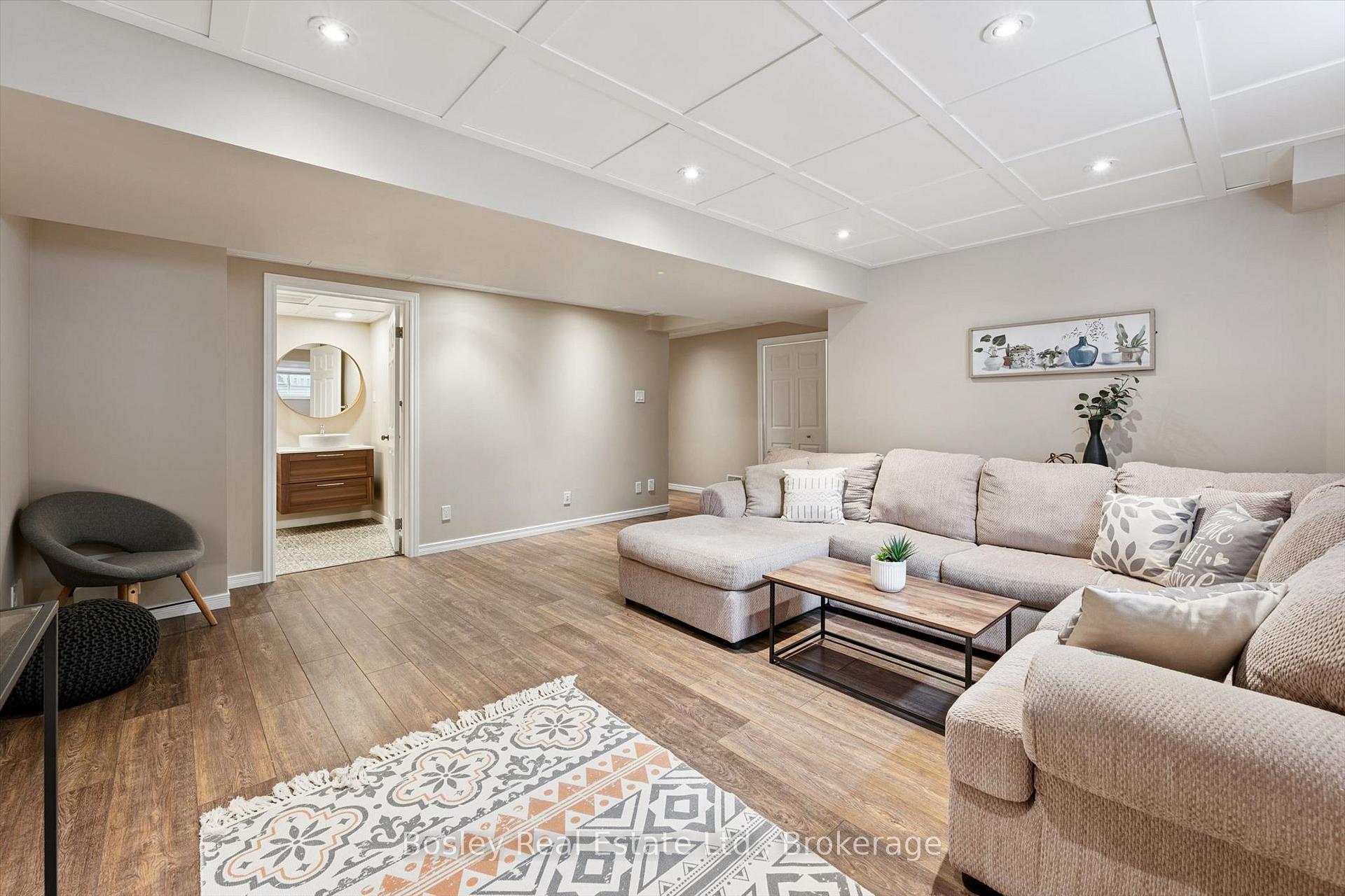 Photo 29 of 8 Walker Way, Guelph, Pineridge/Westminster Woods — HOMEH