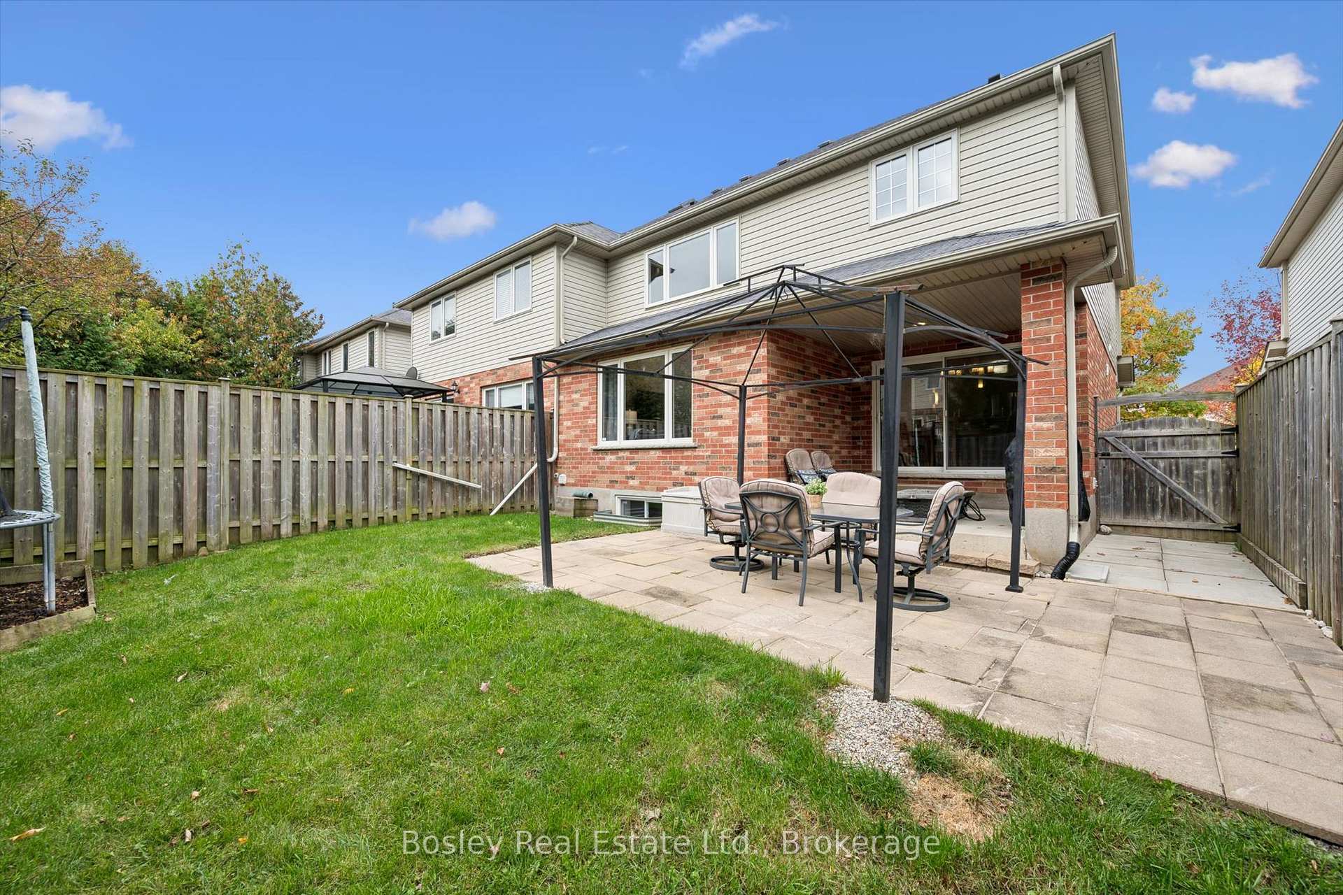 Photo 41 of 8 Walker Way, Guelph, Pineridge/Westminster Woods — HOMEH